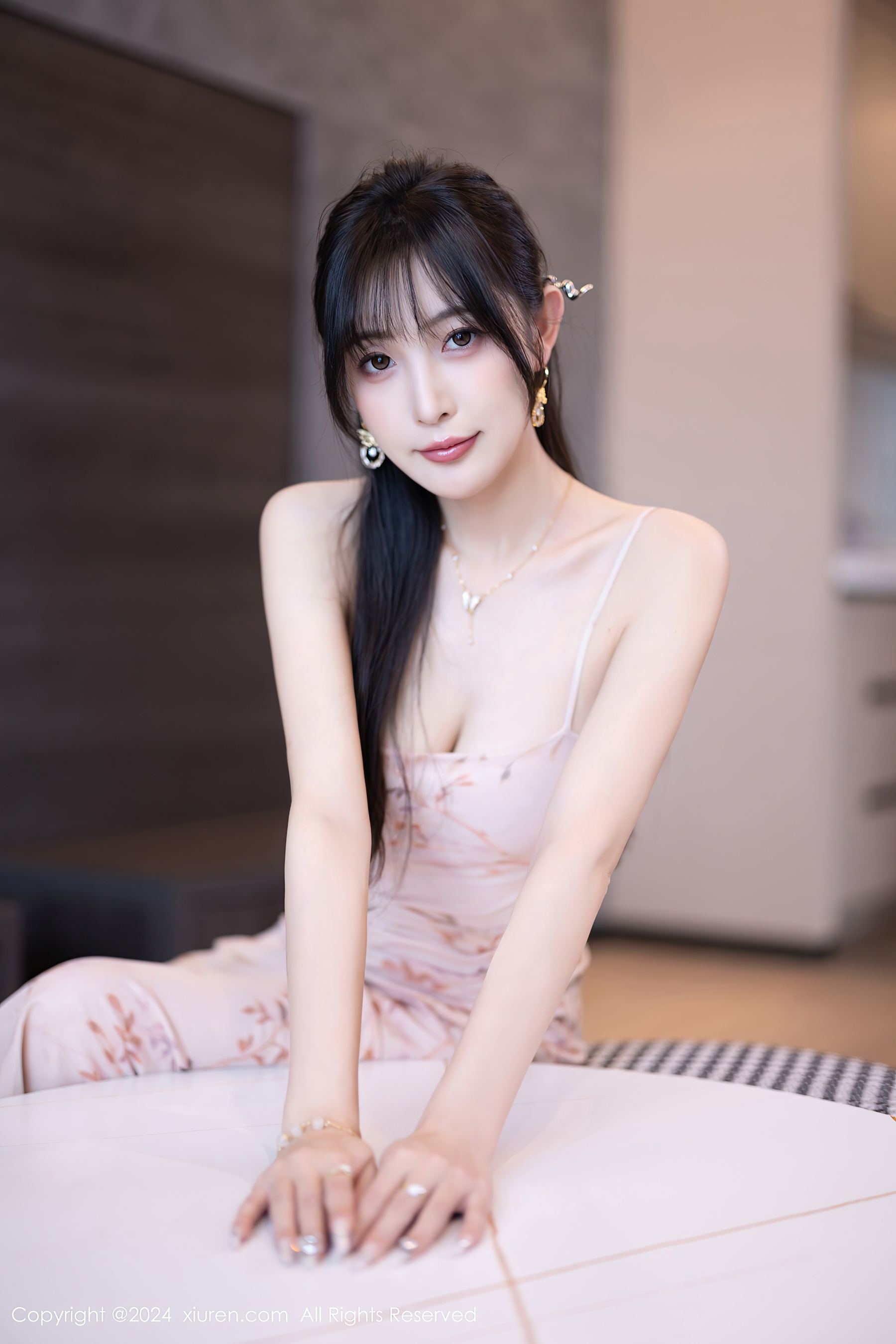 [XiuRen秀人网] No.8682 林星阑 丝袜美腿Xiuren秀人网高清美女套图写真下载-看套图看套图