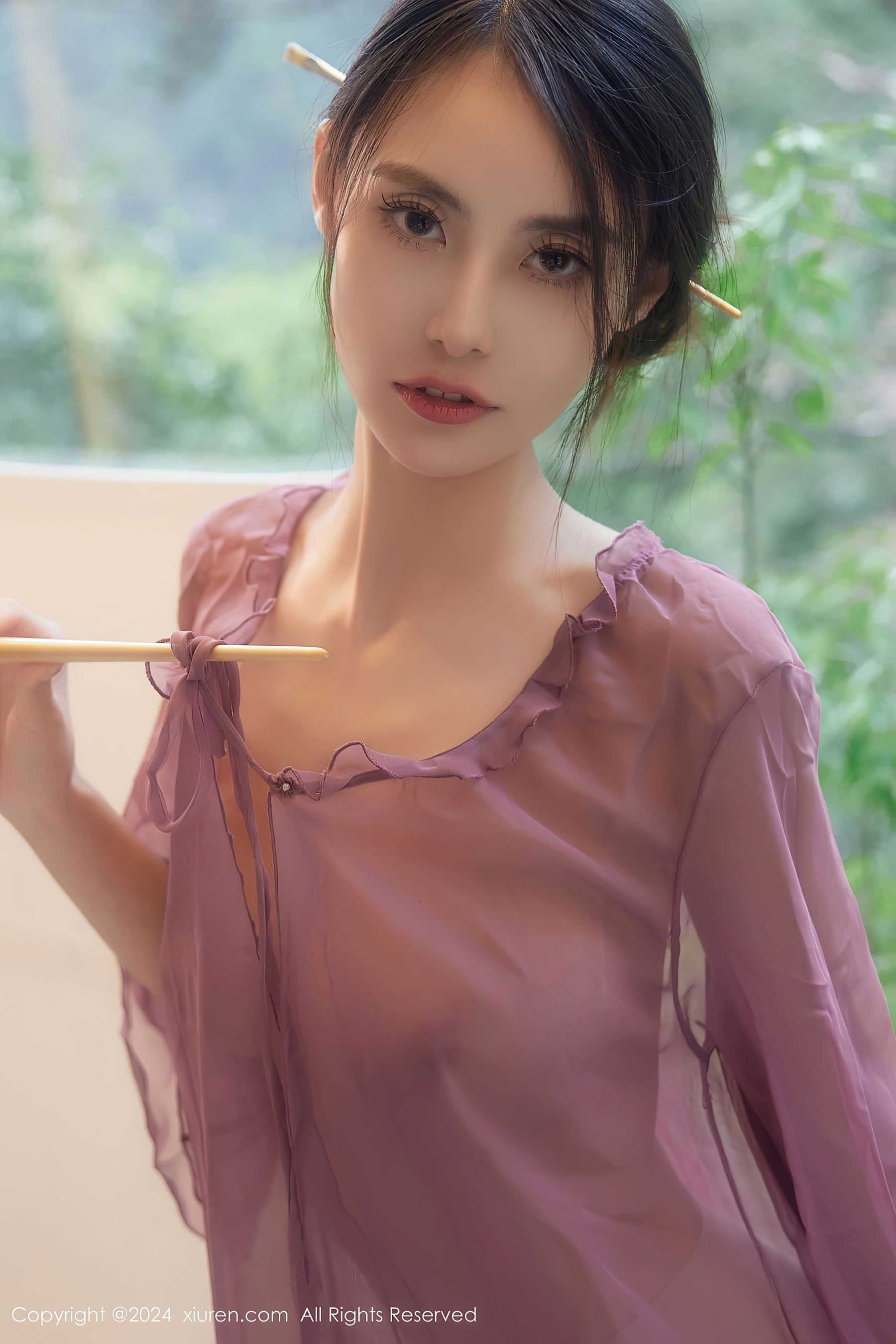 [XiuRen秀人网] No.8687 lingyu69 美腿丝袜Xiuren秀人网高清美女套图写真下载-看套图看套图