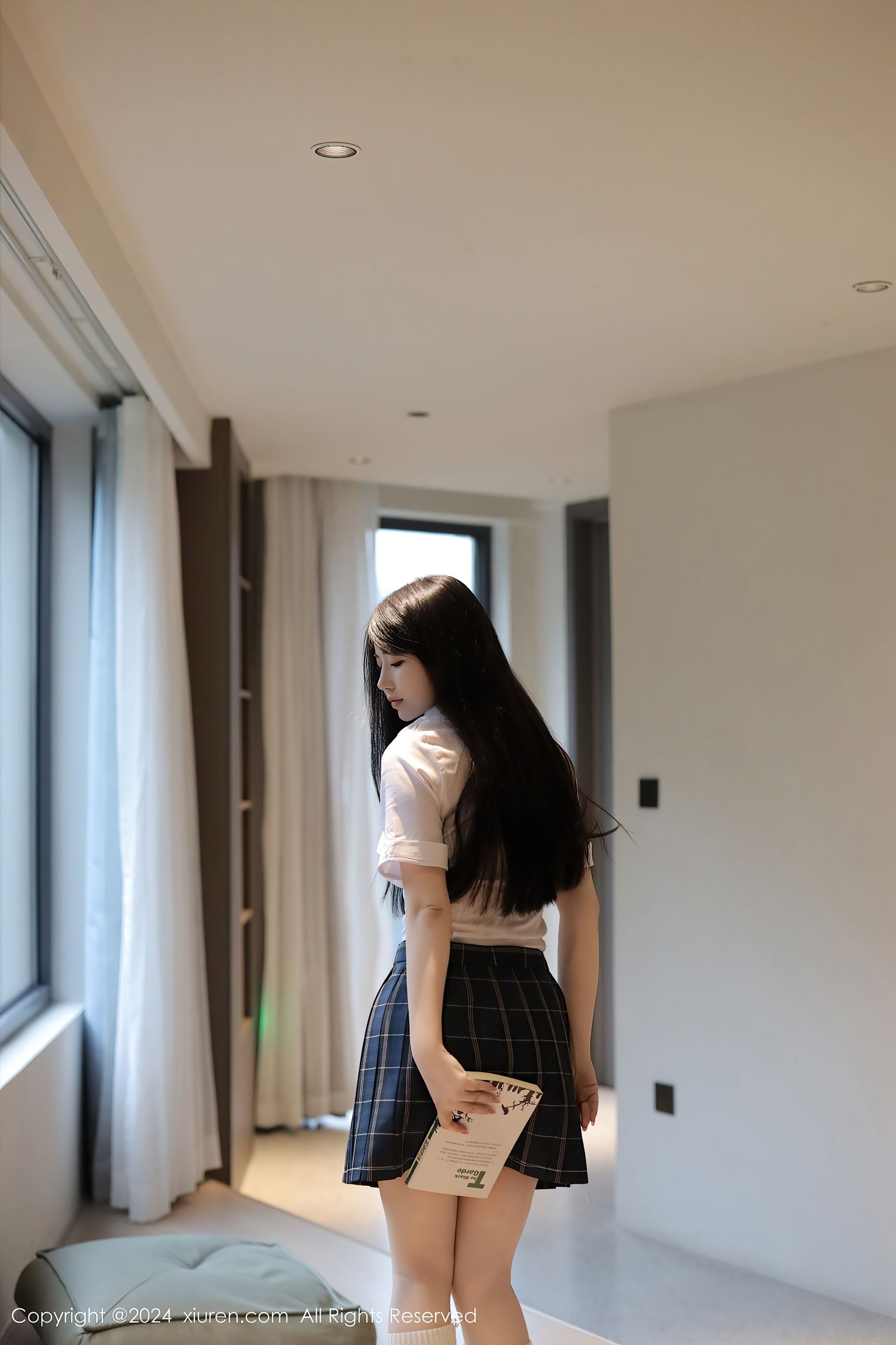 [XiuRen秀人网] No.8173 陈小花 丝袜美腿Xiuren秀人网高清美女套图写真下载-看套图看套图