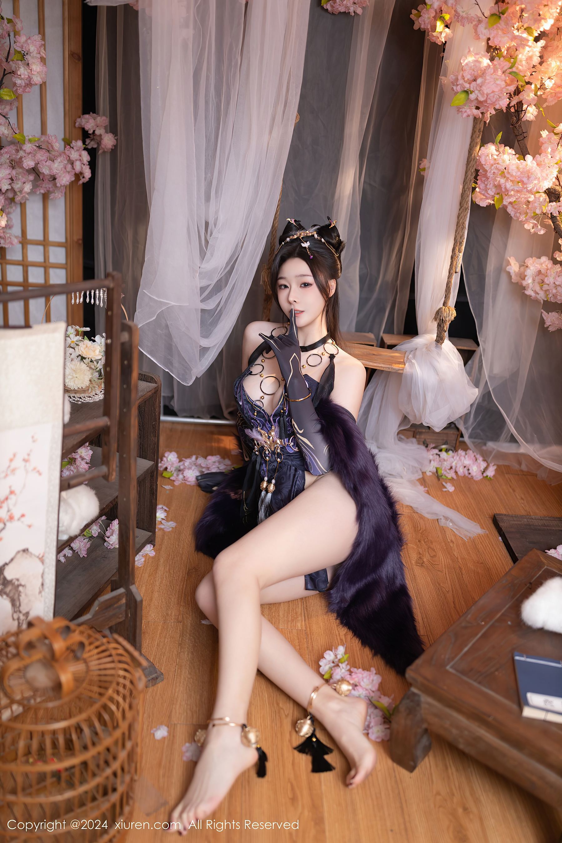 图片[4]Xiuren秀人网高清美女套图写真下载-看套图[XiuRen秀人网] No.8232 小逗逗 美腿性感Xiuren秀人网高清美女套图写真下载-看套图看套图