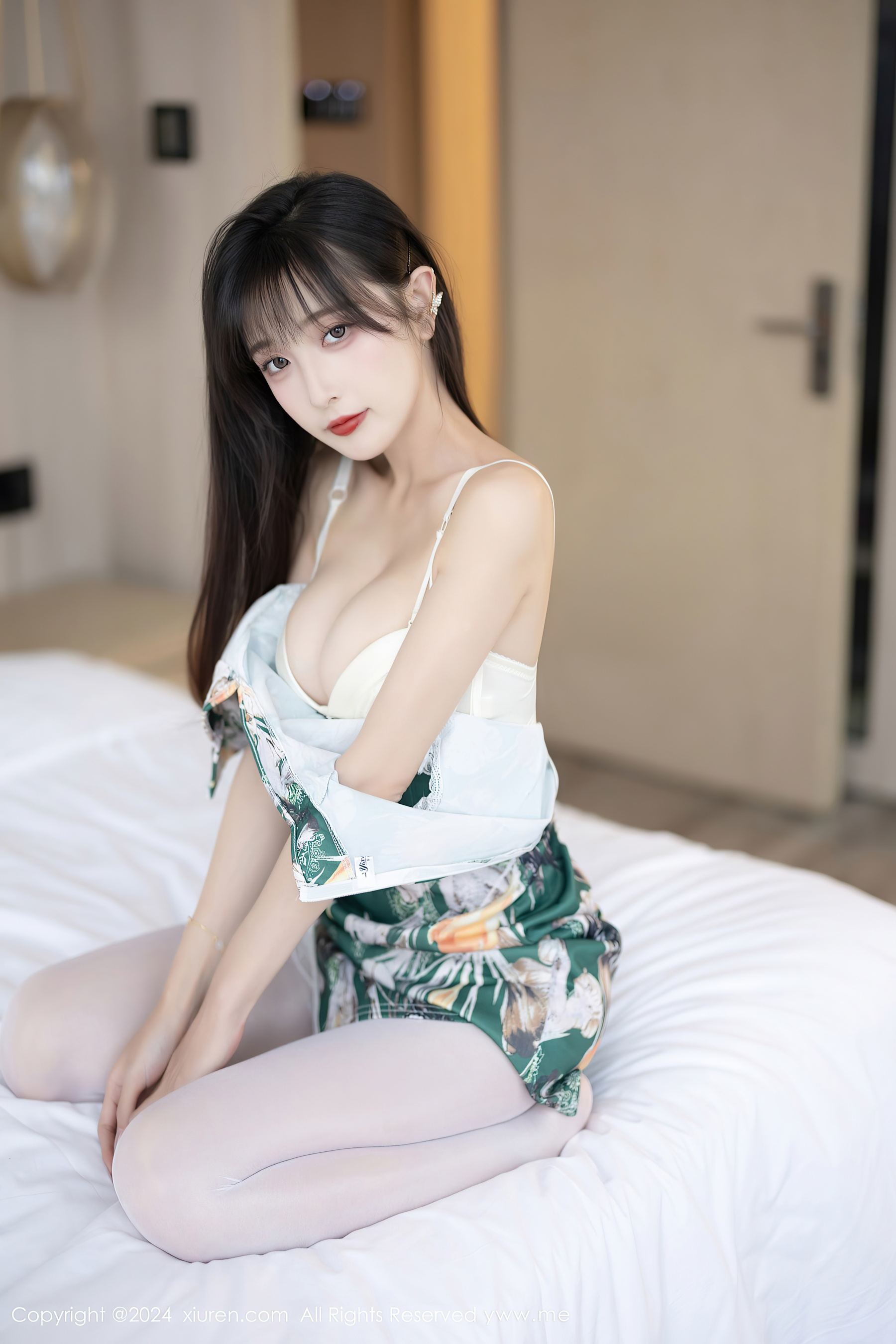 [XiuRen秀人网] No.8231 林星阑 丝袜美腿Xiuren秀人网高清美女套图写真下载-看套图看套图