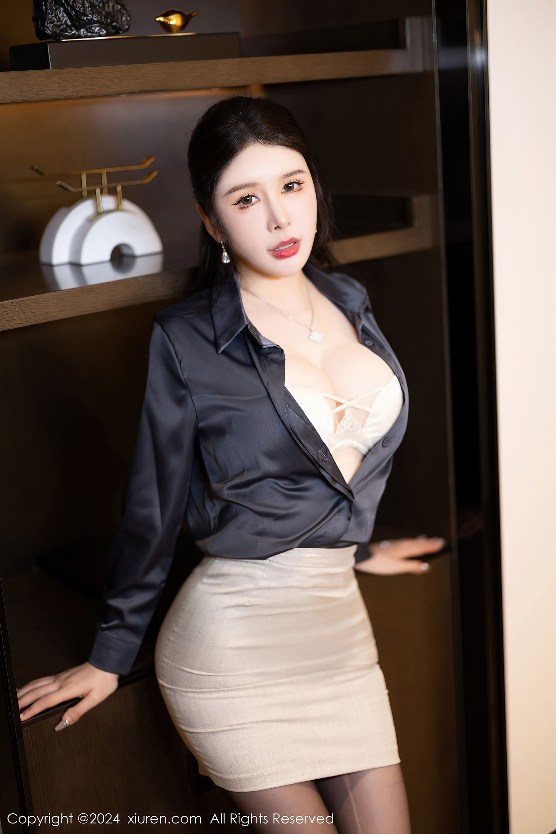 图片[3]Xiuren秀人网高清美女套图写真下载-看套图[XiuRen秀人网] No.8126 李丽莎 黑丝美腿Xiuren秀人网高清美女套图写真下载-看套图看套图