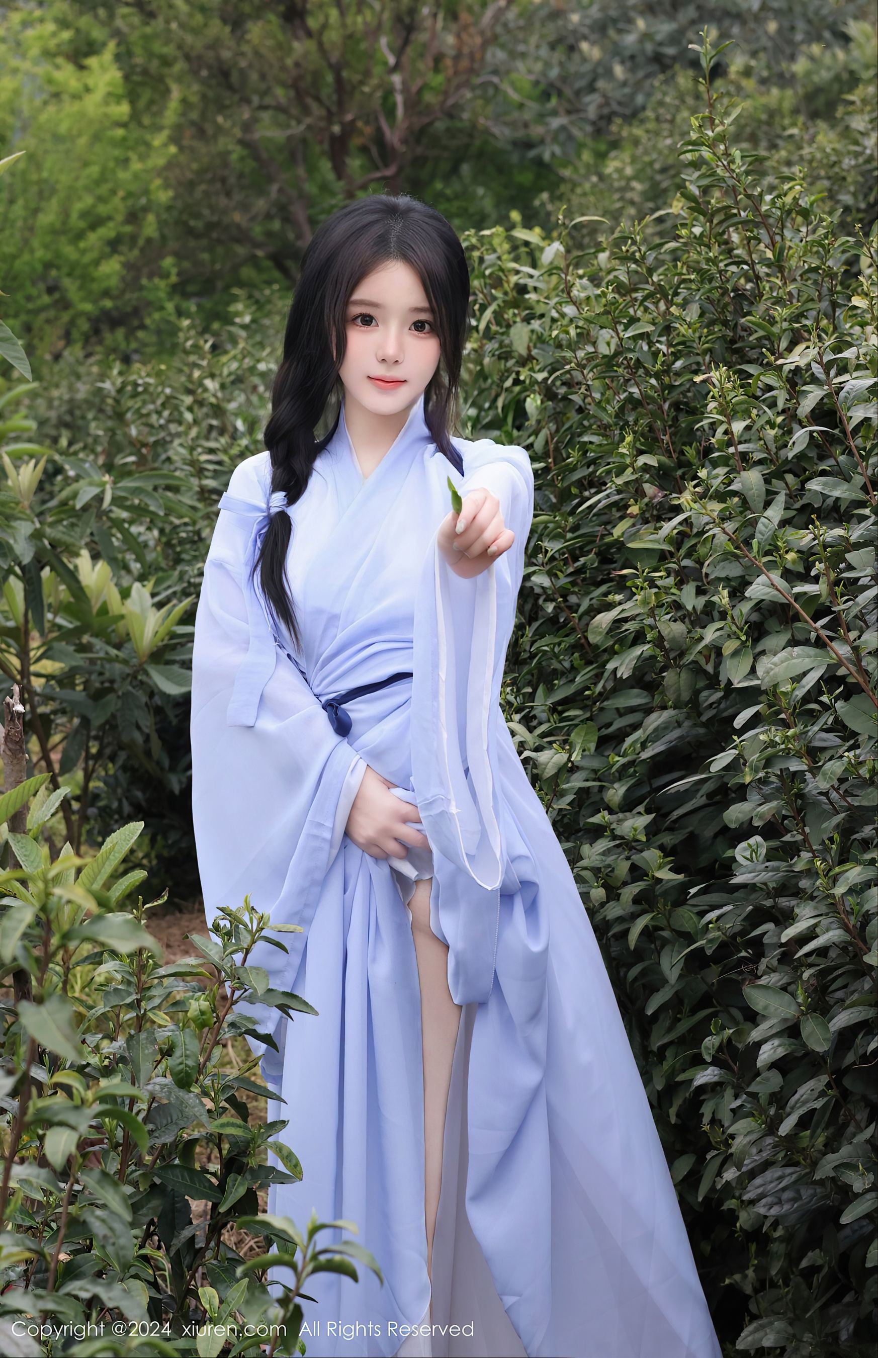 [XiuRen秀人网] No.8386 小薯条nienie 美臀性感Xiuren秀人网高清美女套图写真下载-看套图看套图