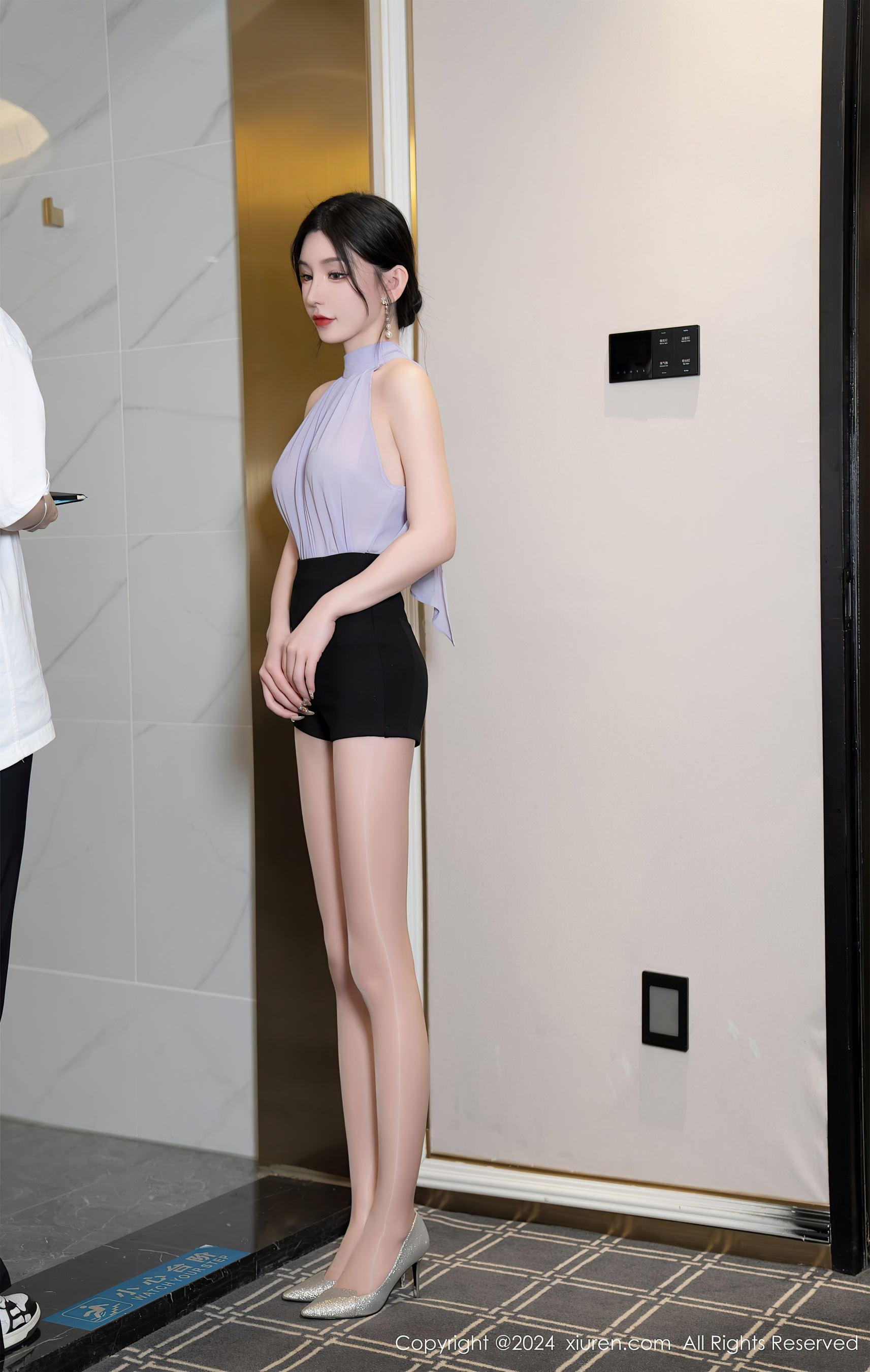 图片[4]Xiuren秀人网高清美女套图写真下载-看套图[XiuRen秀人网] No.8136 周于希Sally 美腿丝袜Xiuren秀人网高清美女套图写真下载-看套图看套图