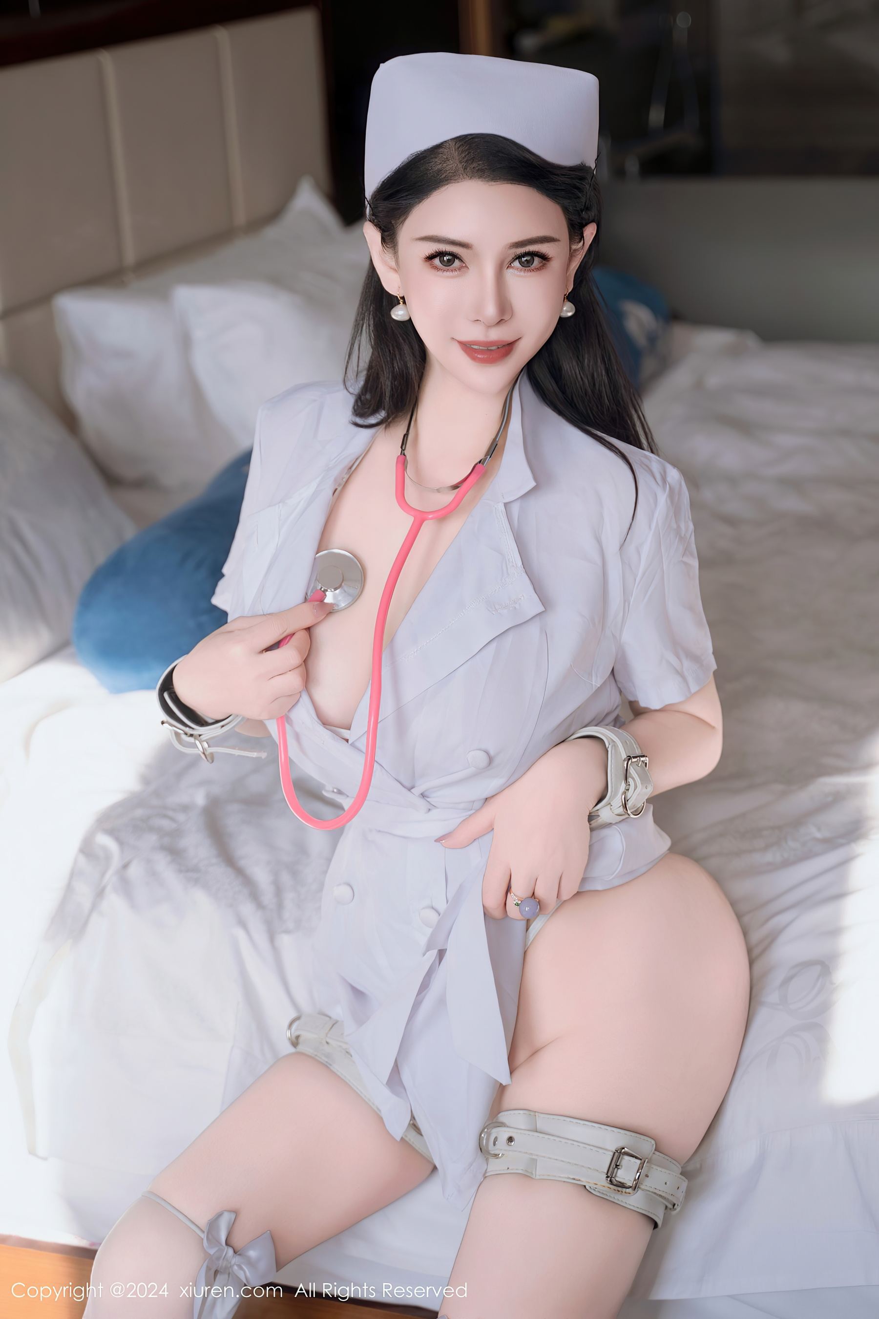 [XiuRen秀人网] No.8364 悦悦姐 美臀性感Xiuren秀人网高清美女套图写真下载-看套图看套图