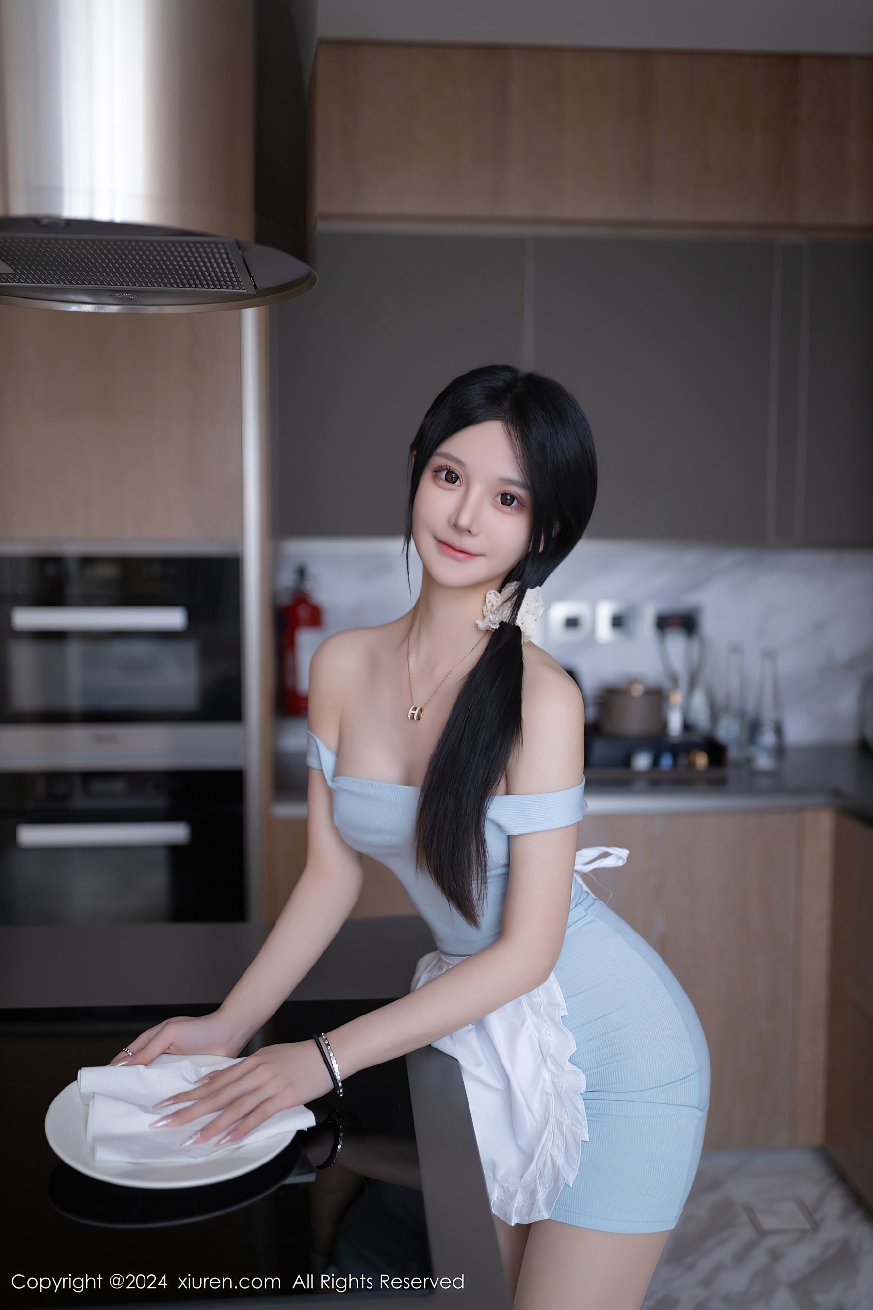 [XiuRen秀人网] No.8597 幼幼 丝袜美腿Xiuren秀人网高清美女套图写真下载-看套图看套图