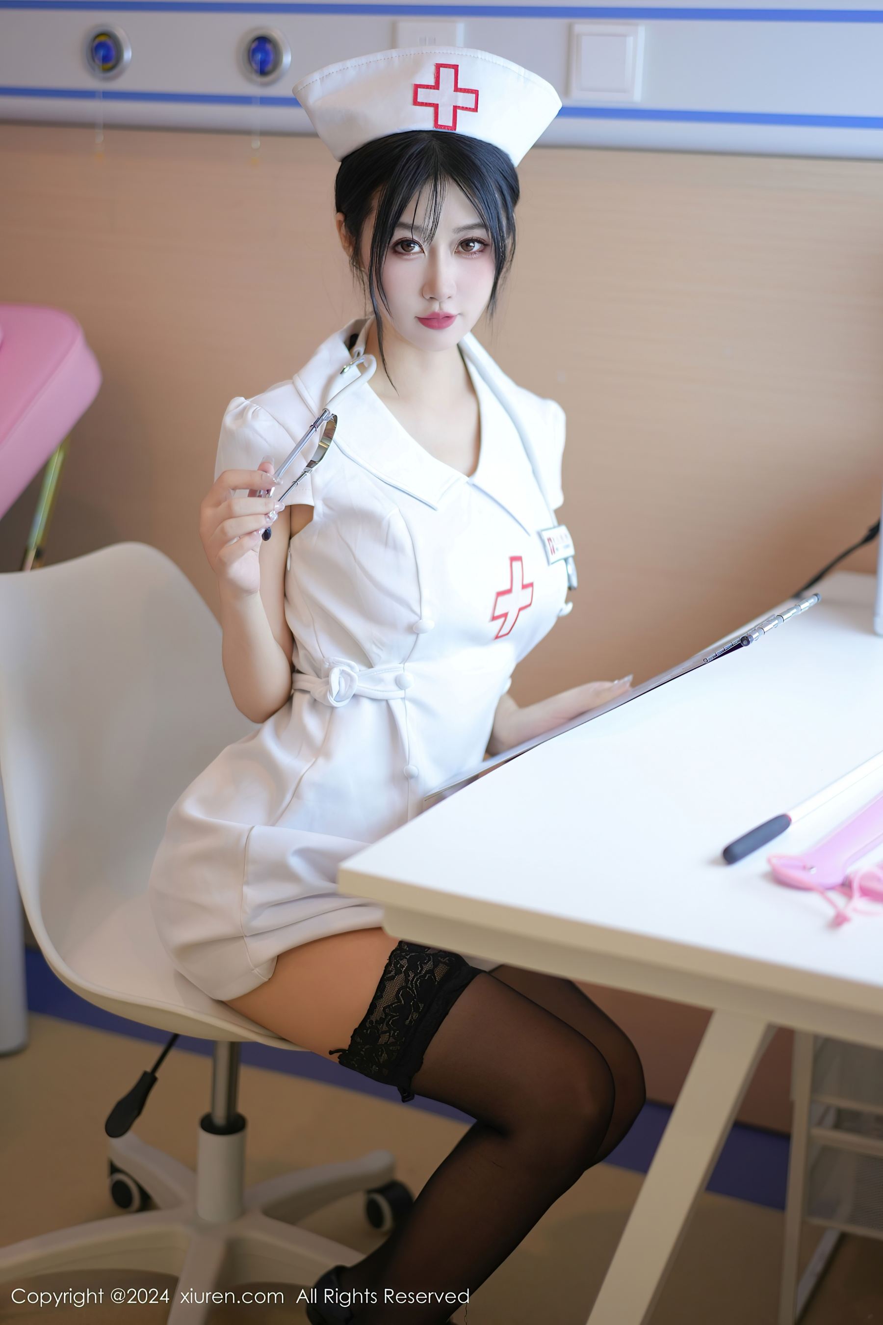 图片[3]Xiuren秀人网高清美女套图写真下载-看套图[XiuRen秀人网] No.8512 laura阿姣 美腿黑丝Xiuren秀人网高清美女套图写真下载-看套图看套图