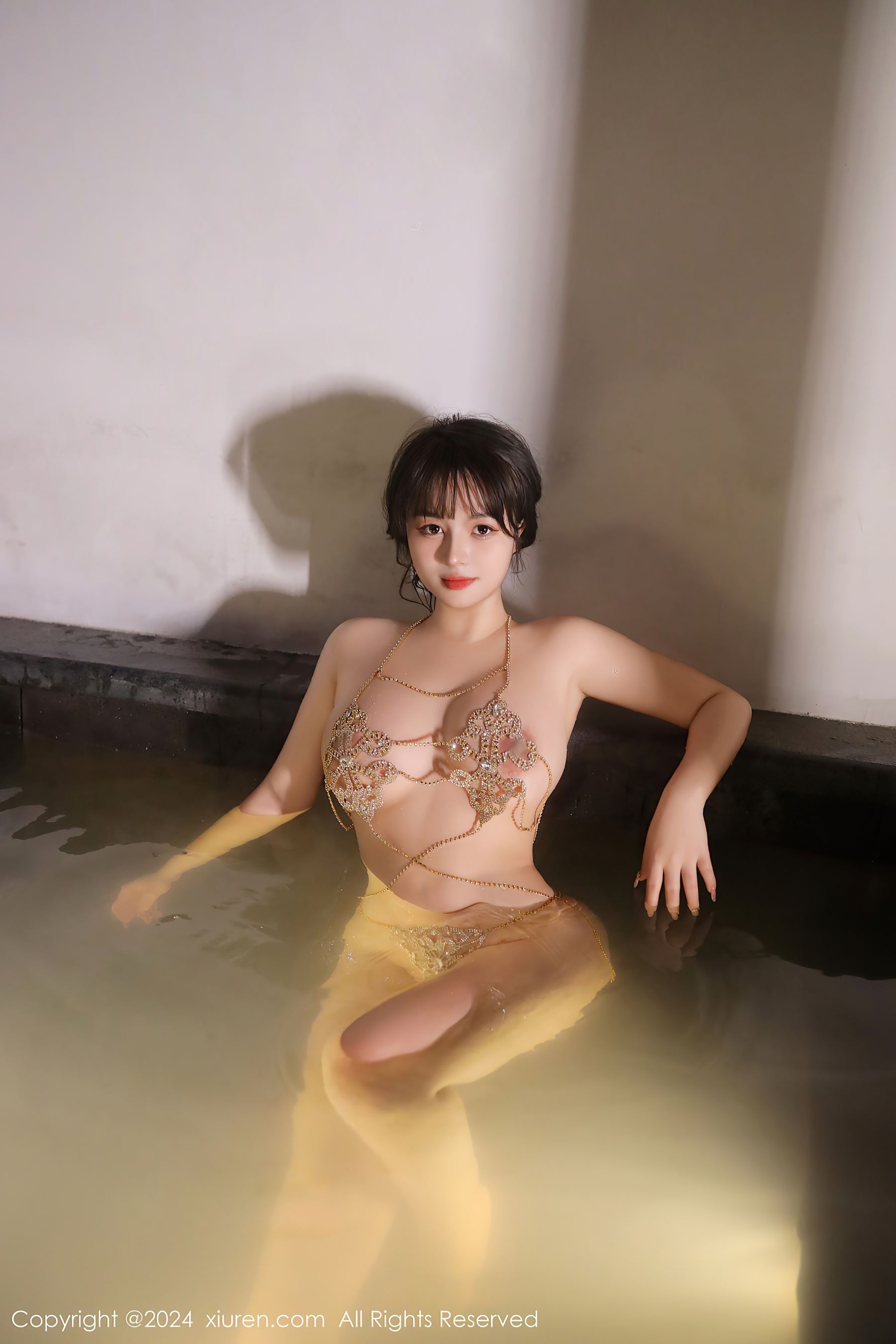 [XiuRen秀人网] No.8075 沈思怡 丰腴美臀Xiuren秀人网高清美女套图写真下载-看套图看套图