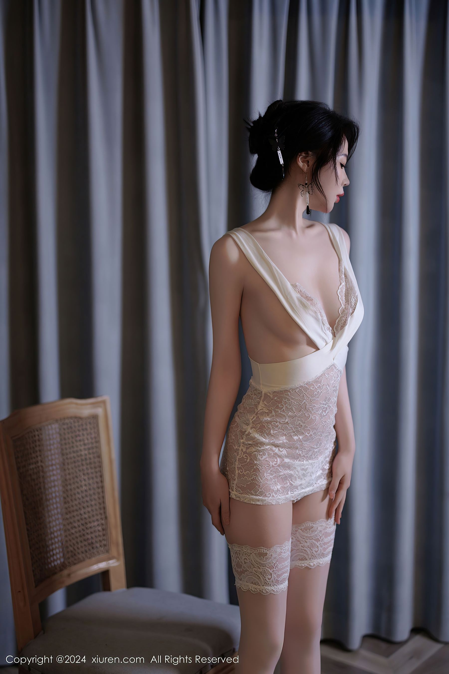 图片[1]-[XiuRen秀人网] No.9526 梦心玥 白丝美腿-看套图