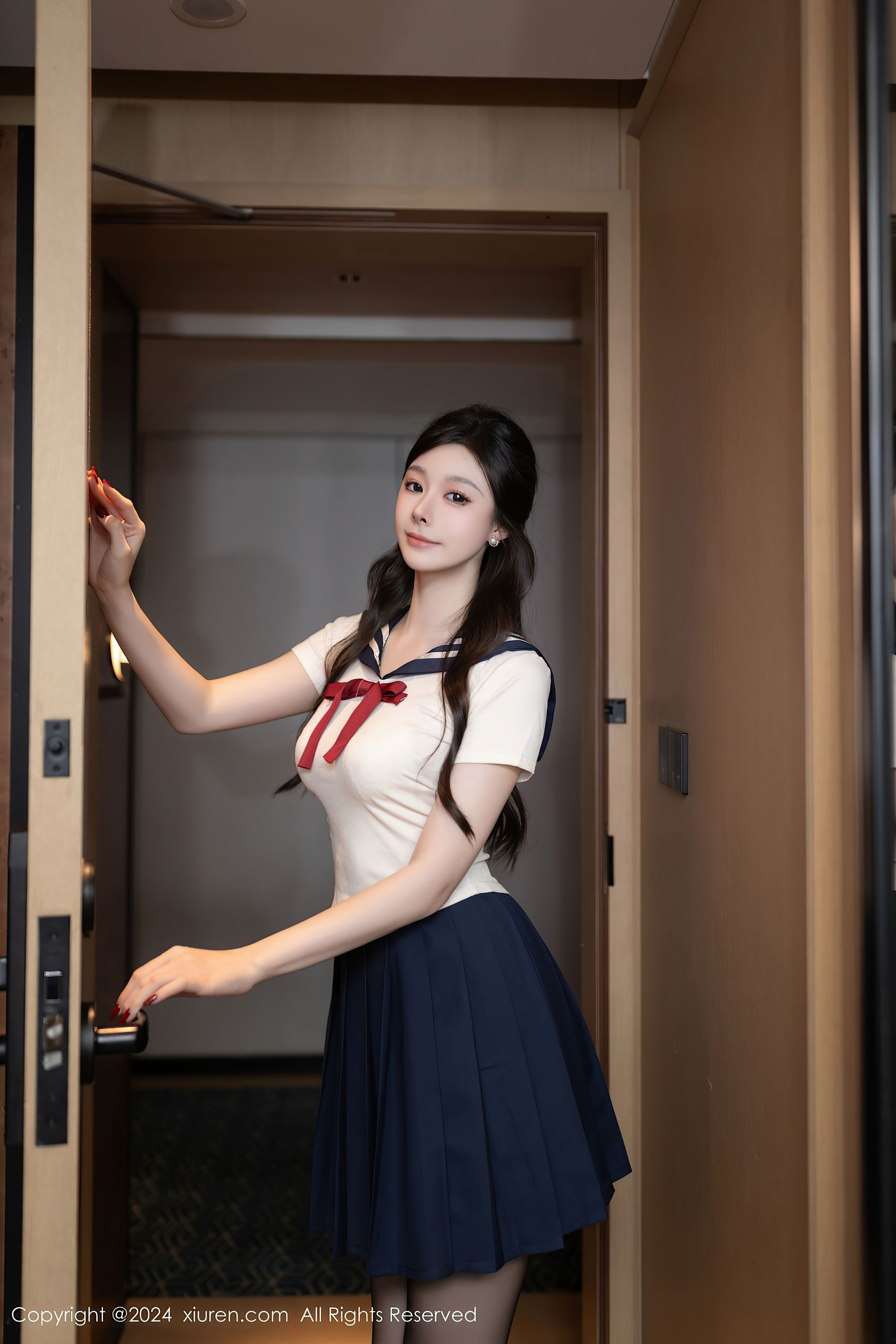 图片[1]-[XiuRen秀人网] No.9530 小逗逗 黑丝美腿-看套图