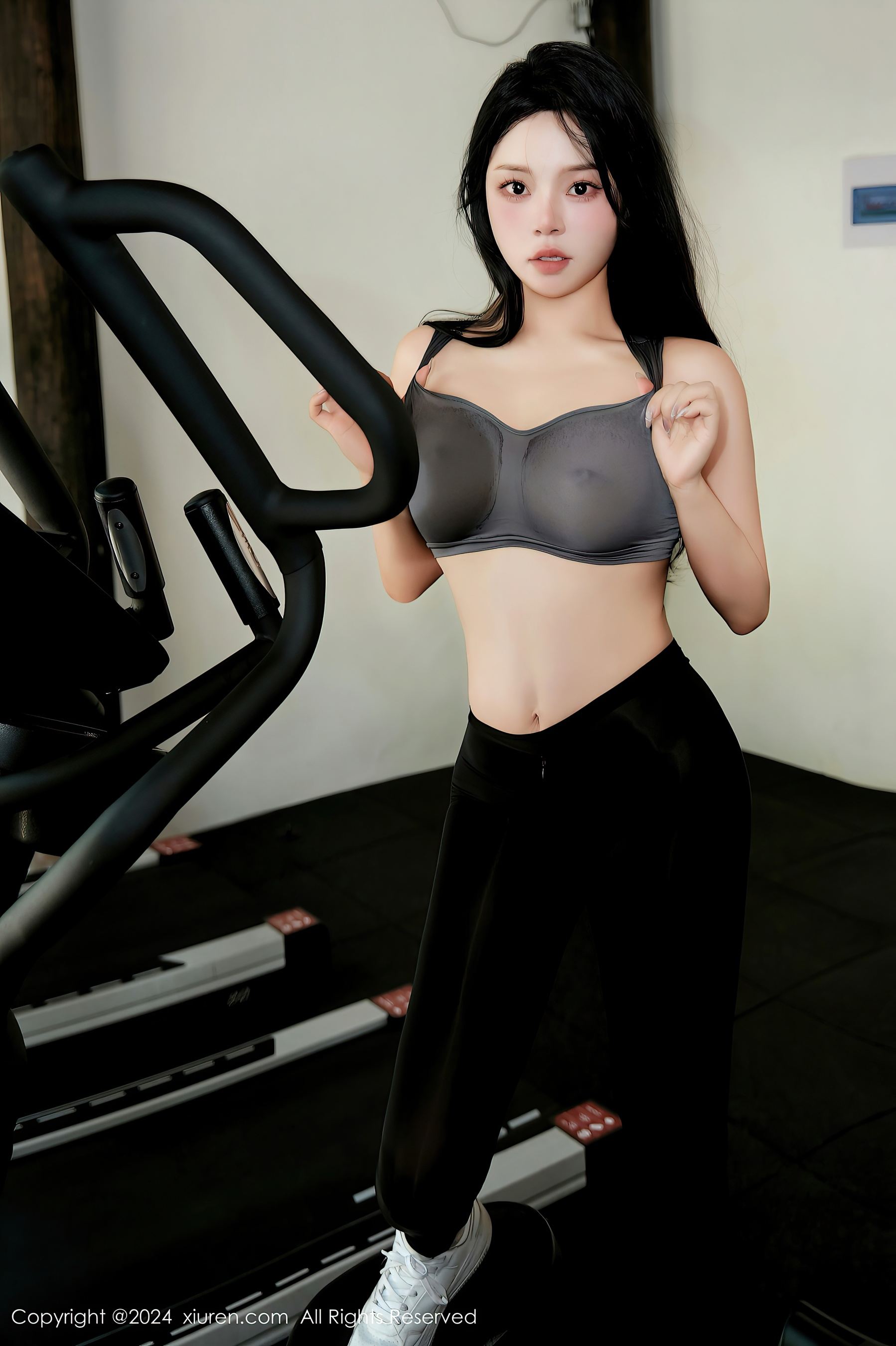 图片[1]-[XiuRen秀人网] No.9540 麦田 性感美臀-看套图