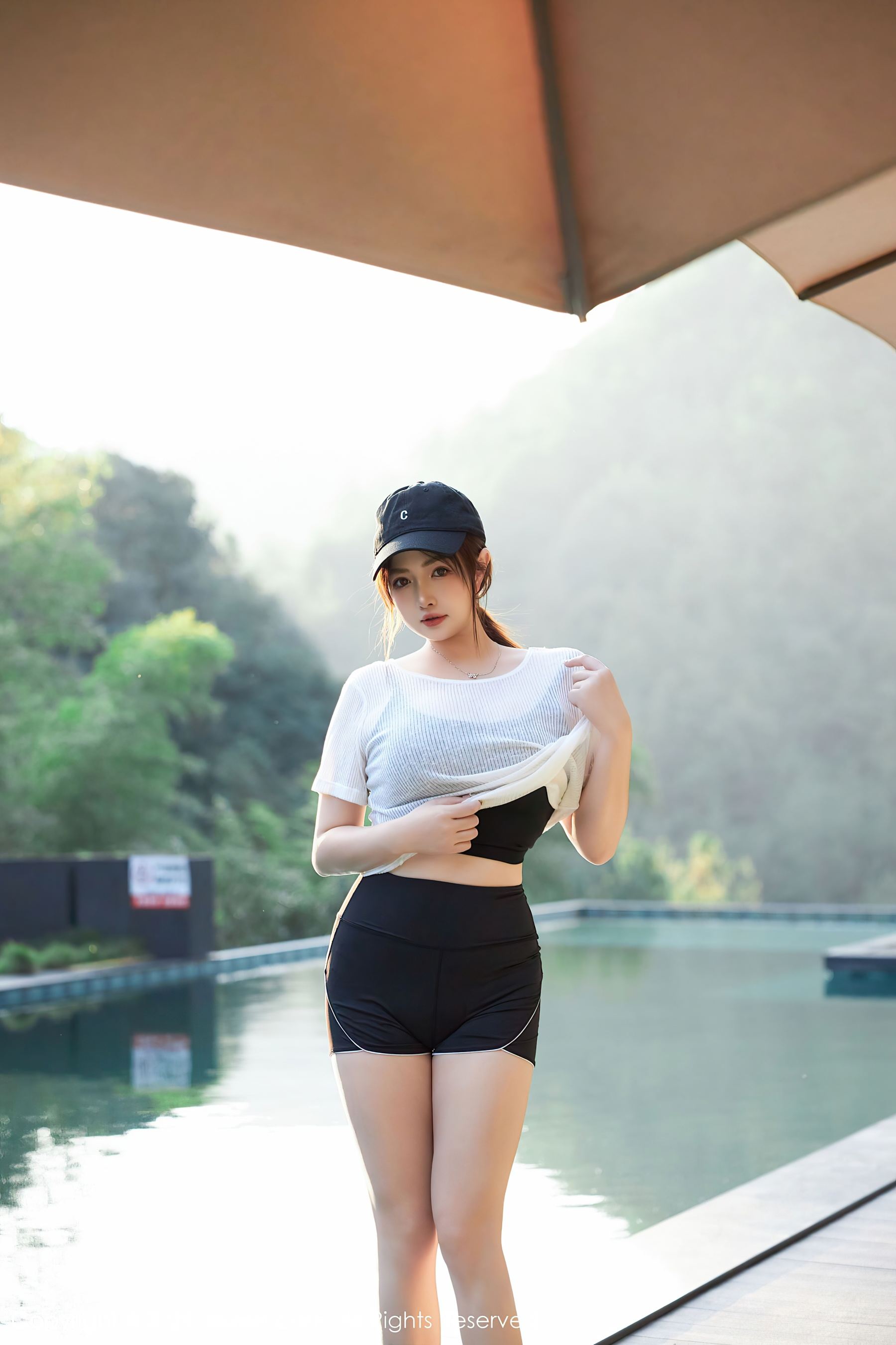 图片[1]-[XiuRen秀人网] No.9549 养乐多Doll 成熟美臀-看套图