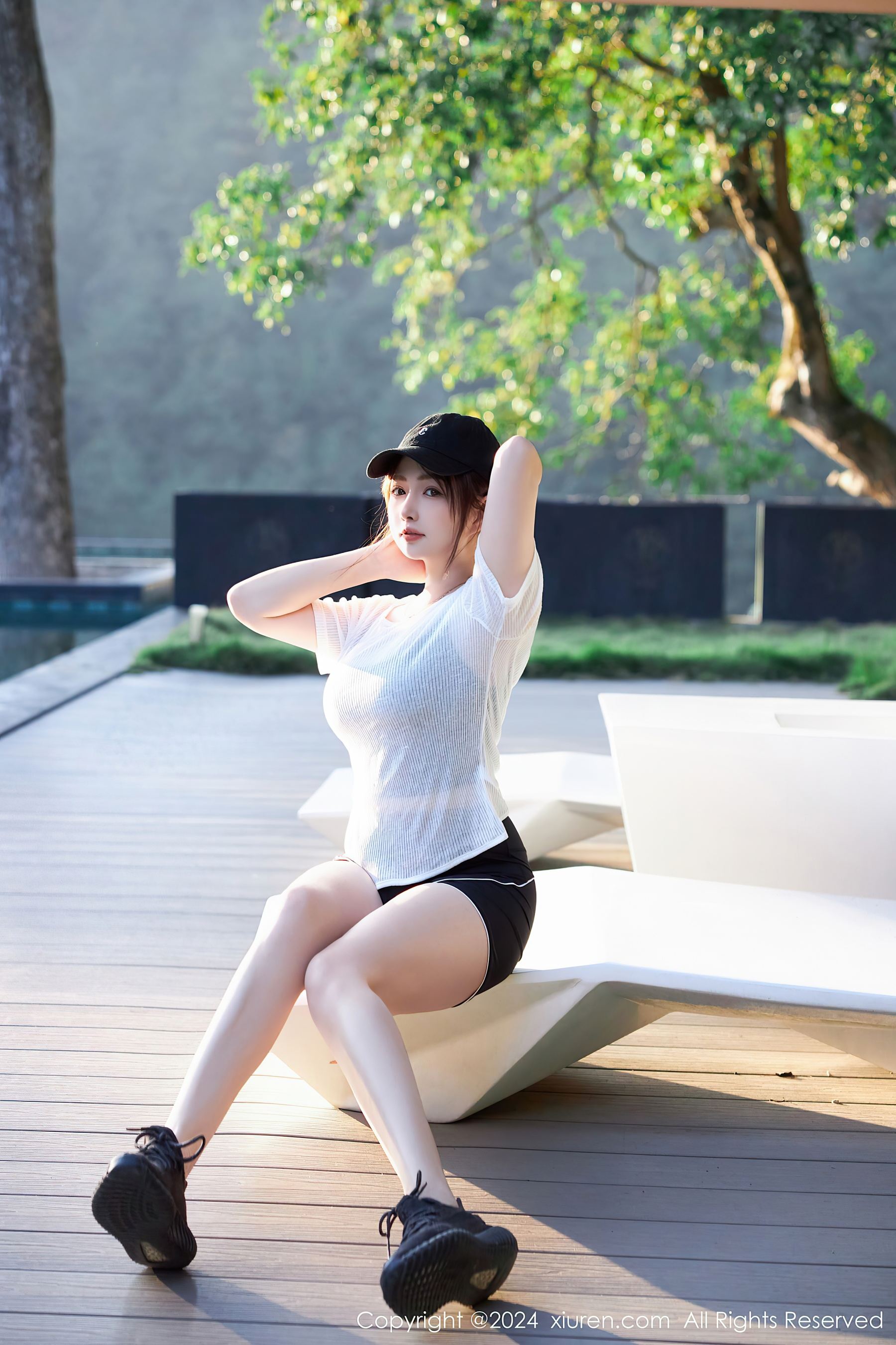 [XiuRen秀人网] No.9549 养乐多Doll 成熟美臀-看套图