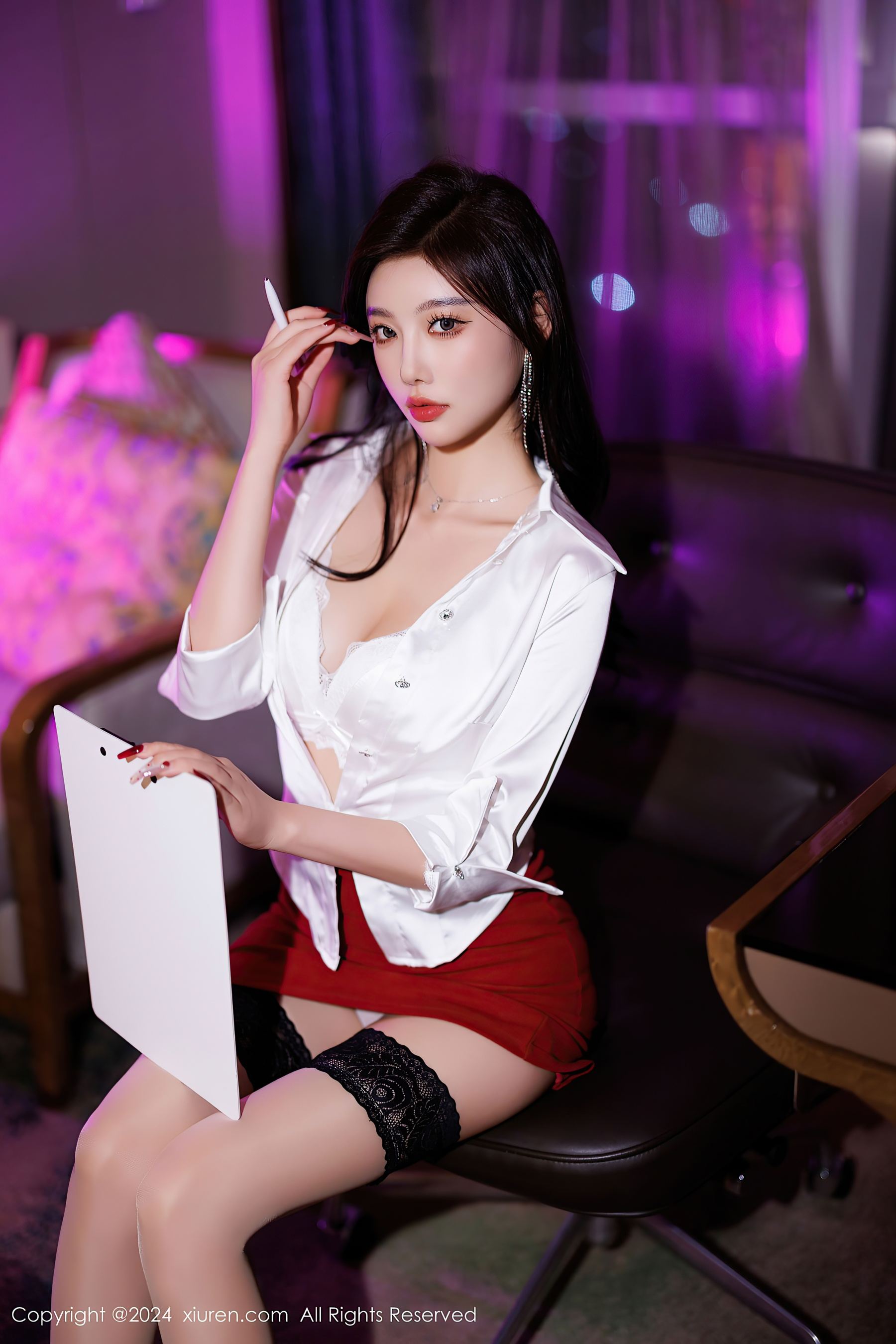 图片[1]-[XiuRen秀人网] No.9565 杨晨晨Yome OL美腿-看套图