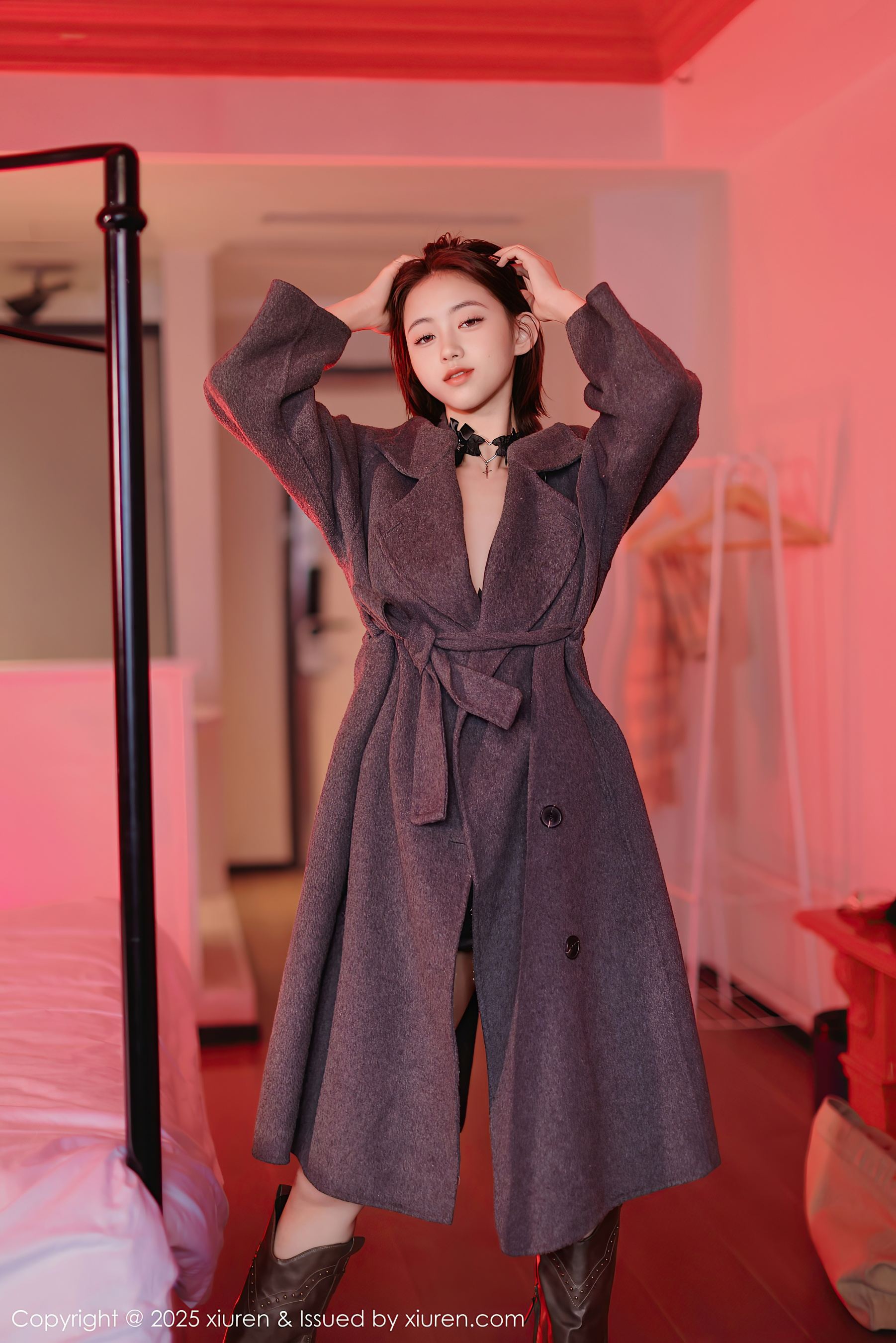 [XiuRen秀人网] No.9727 小橘子orange 妩媚美腿-看套图