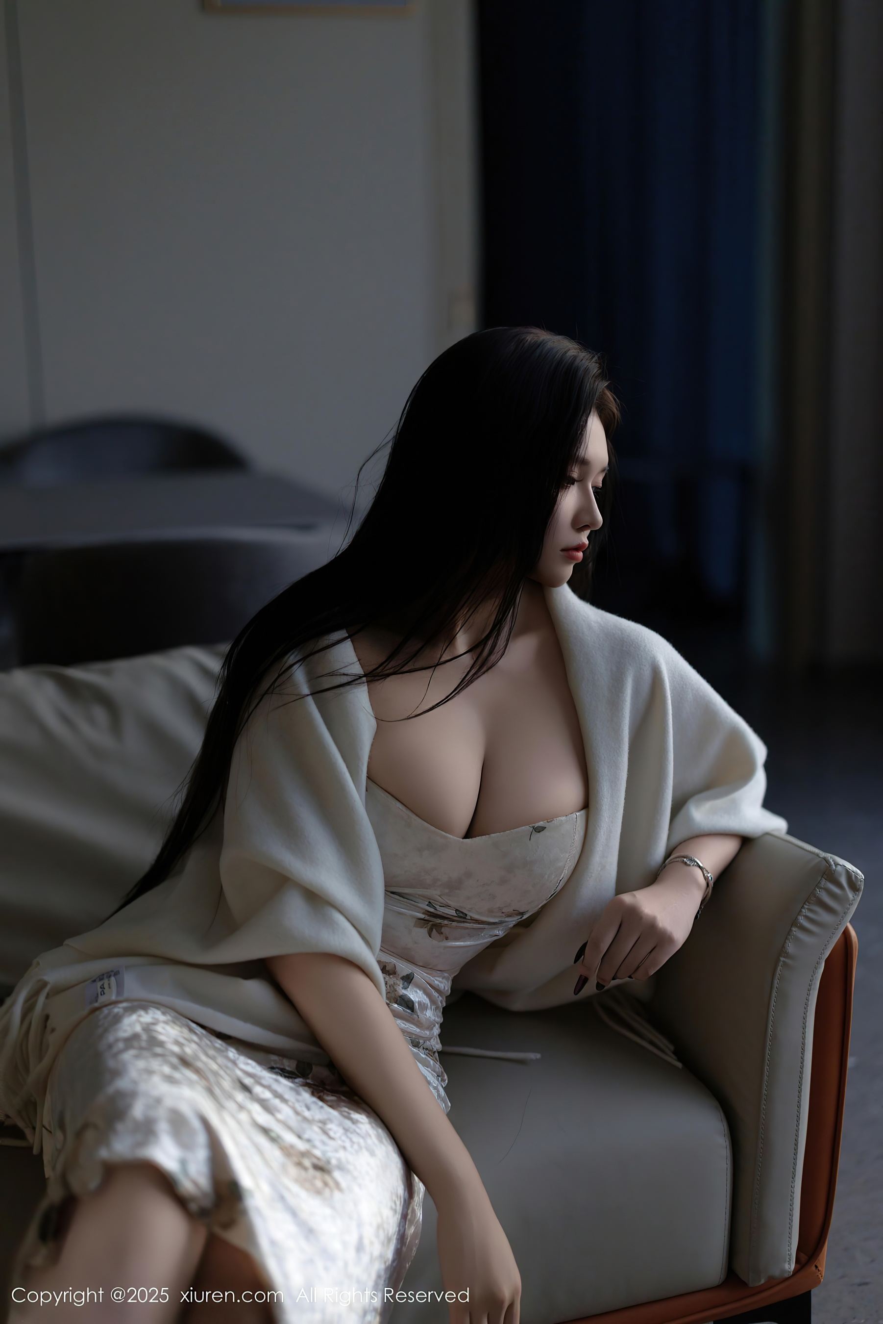 图片[1]-[XiuRen秀人网] No.9899 娜比 丝袜美腿-看套图