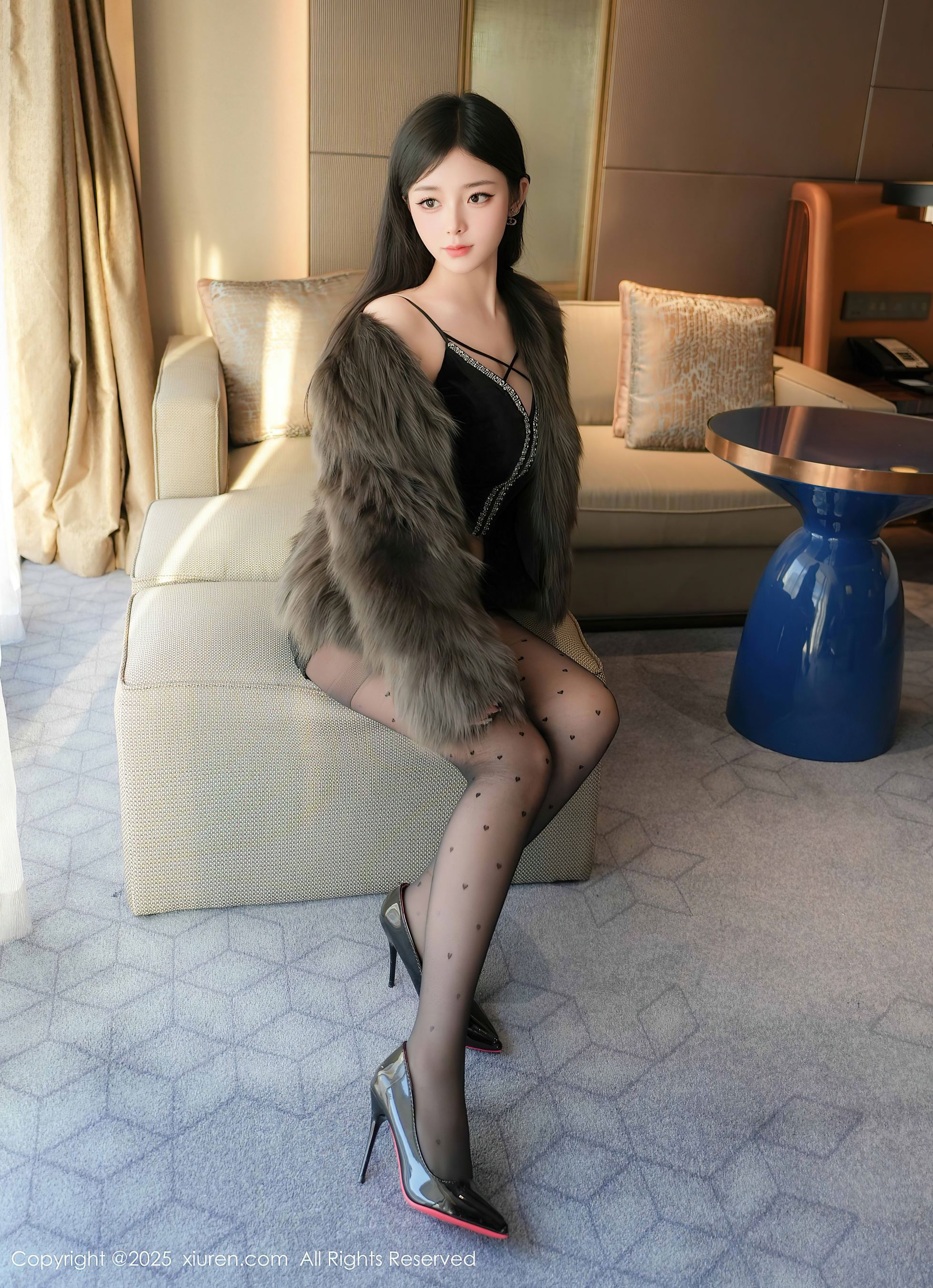 图片[1]-[XiuRen秀人网] No.10045 优酱 黑丝美腿-看套图