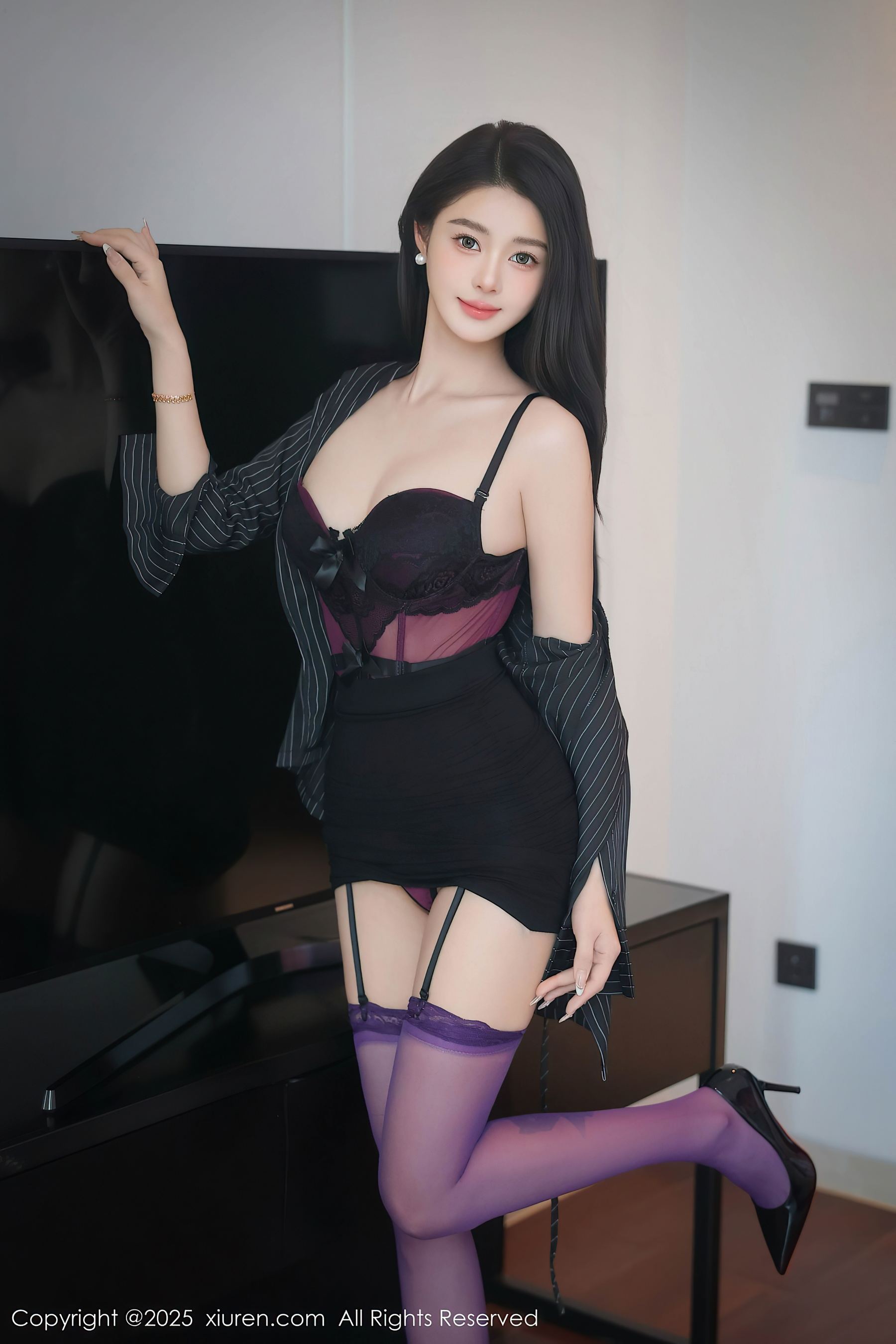 图片[4]-[XiuRen秀人网] No.10053 Candy糖糖 紫色丝袜-看套图
