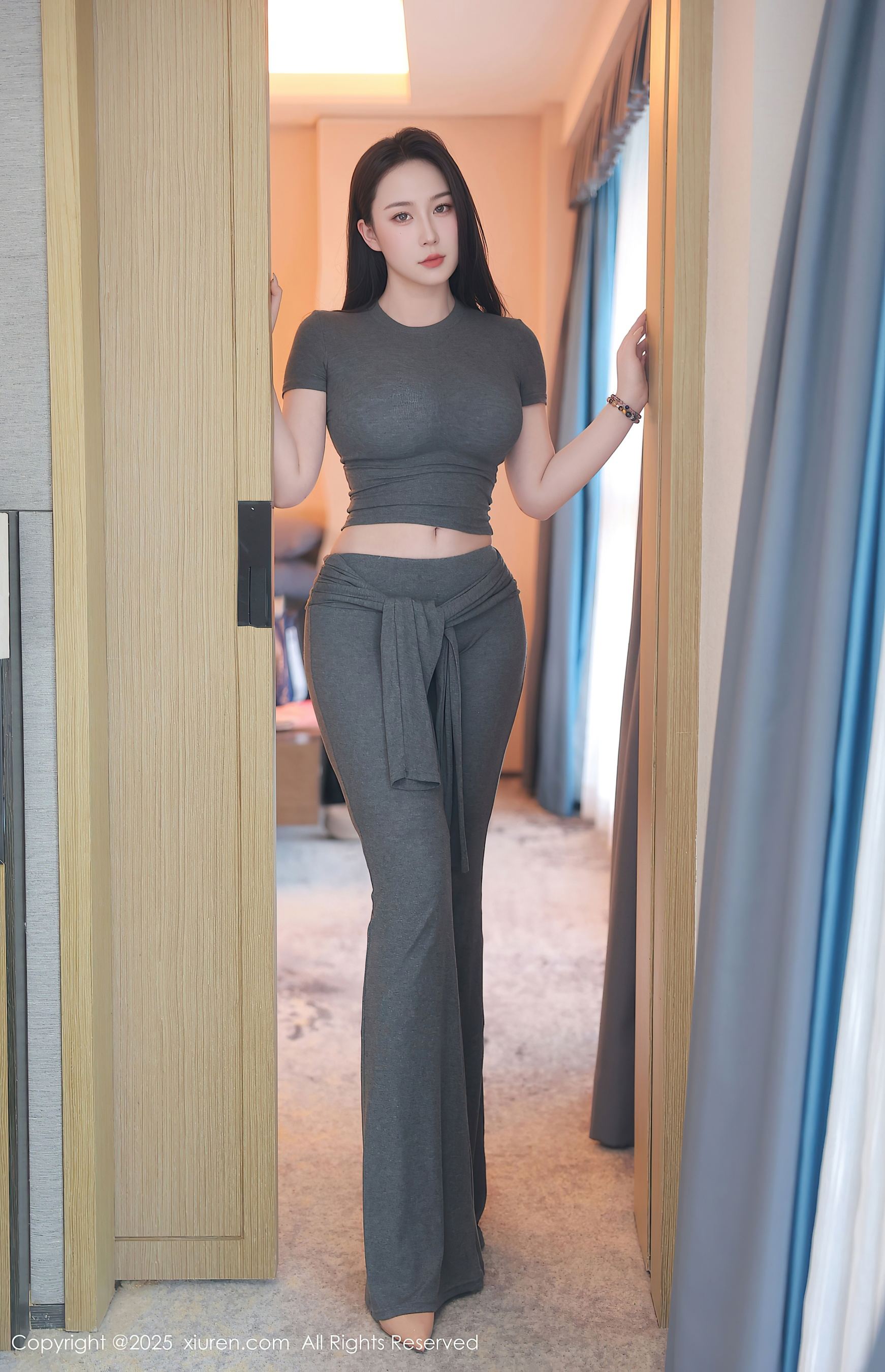图片[2]-[XiuRen秀人网] No.10092 林昔予yorki 灰色瑜伽服-看套图