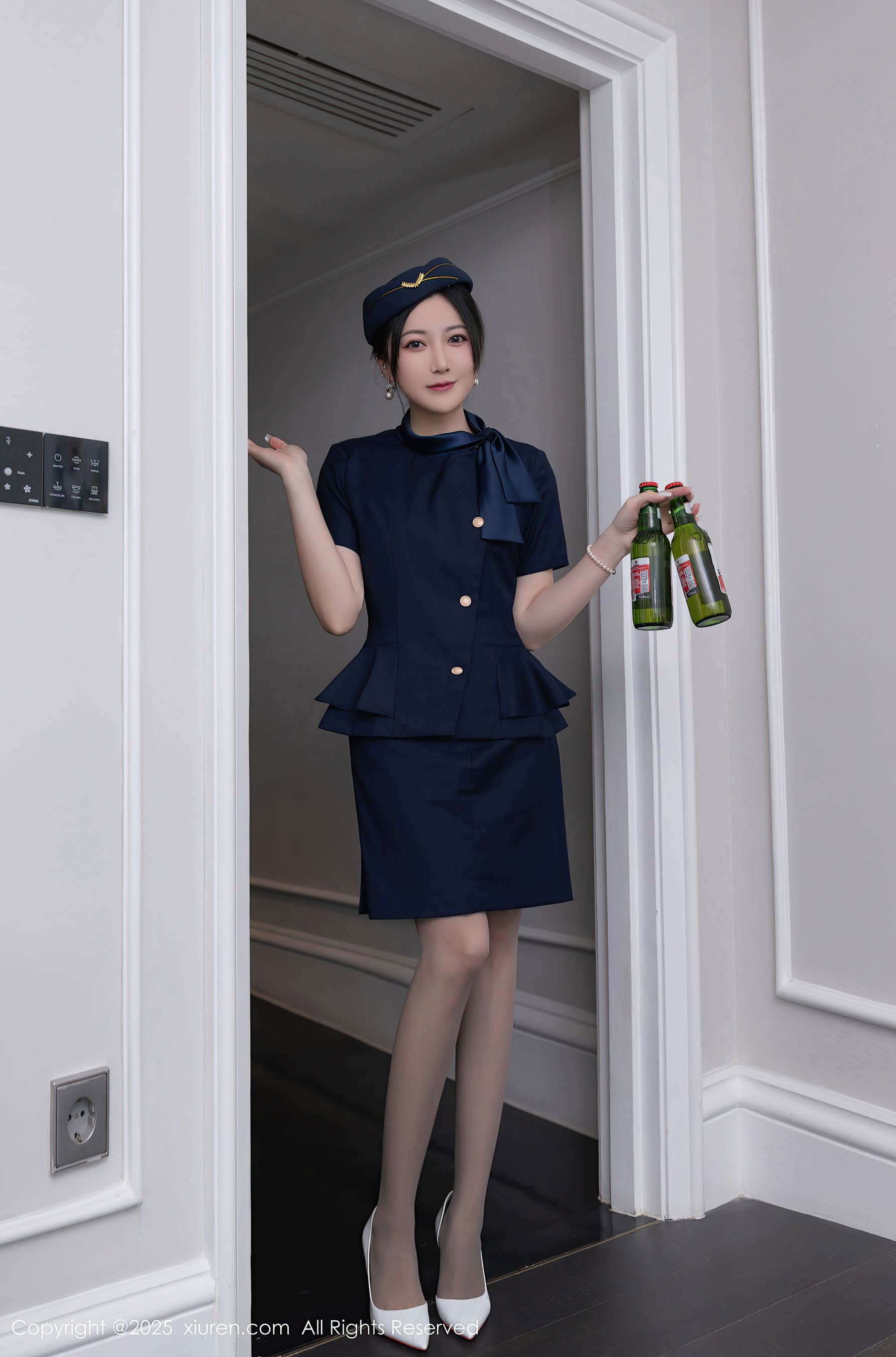 图片[3]-[XiuRen秀人网] No.10142 鱼子酱Fish 空姐制服-看套图