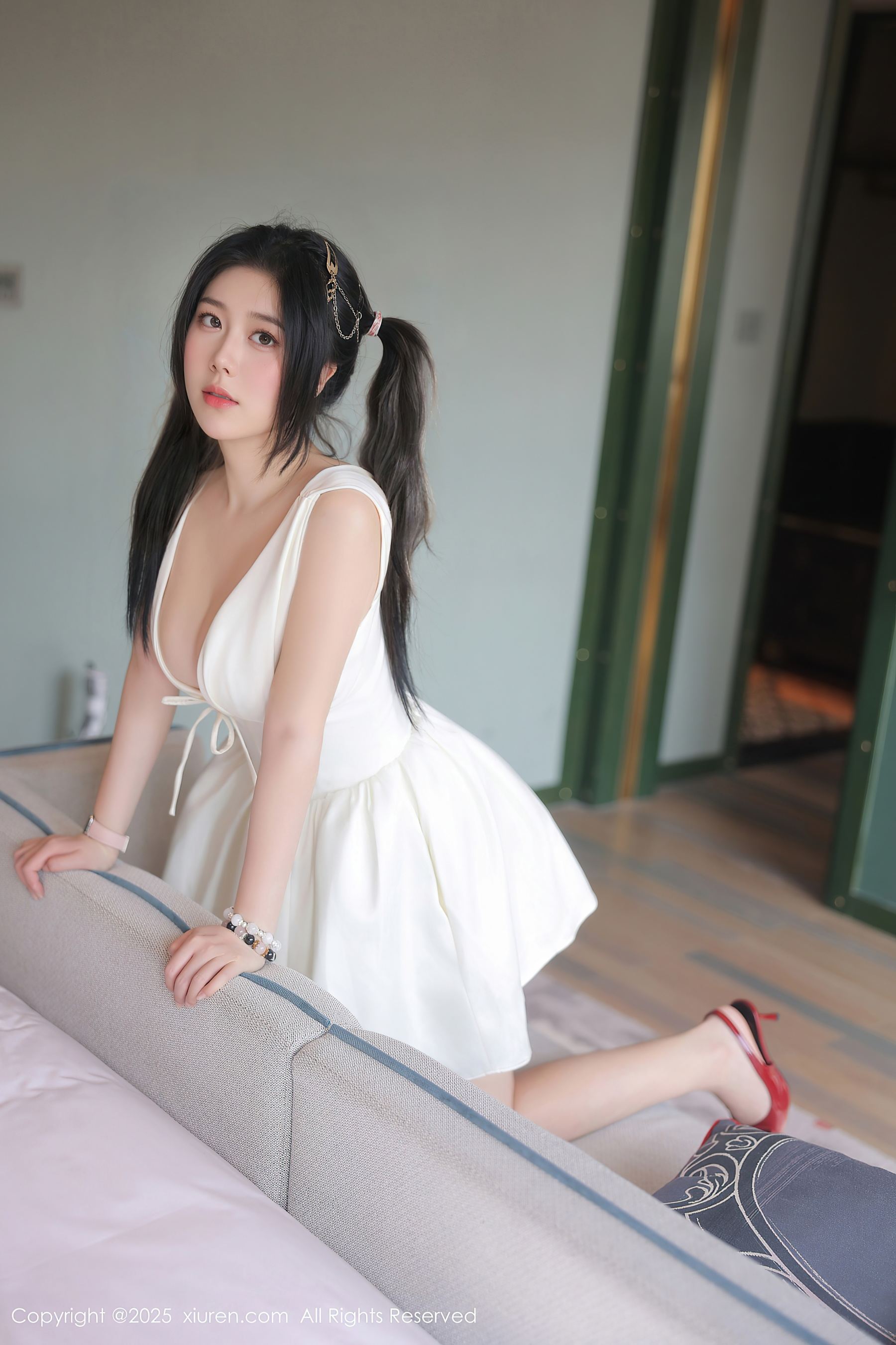 图片[1]-[XiuRen秀人网] No.10262 诺诺Hsu 粉色情趣-看套图