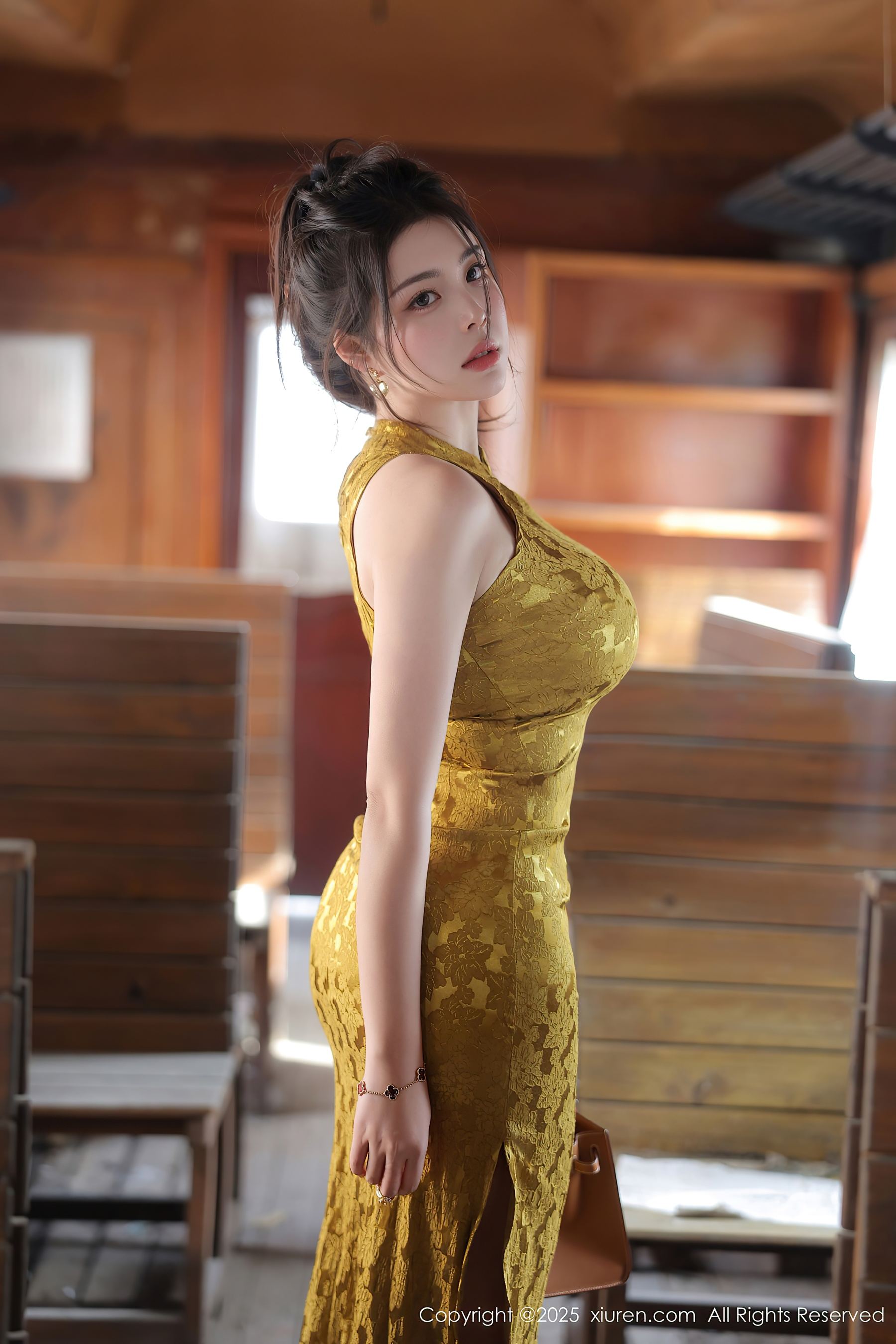 图片[1]-[XiuRen秀人网] No.10269 林若凡F 黄色旗袍-看套图