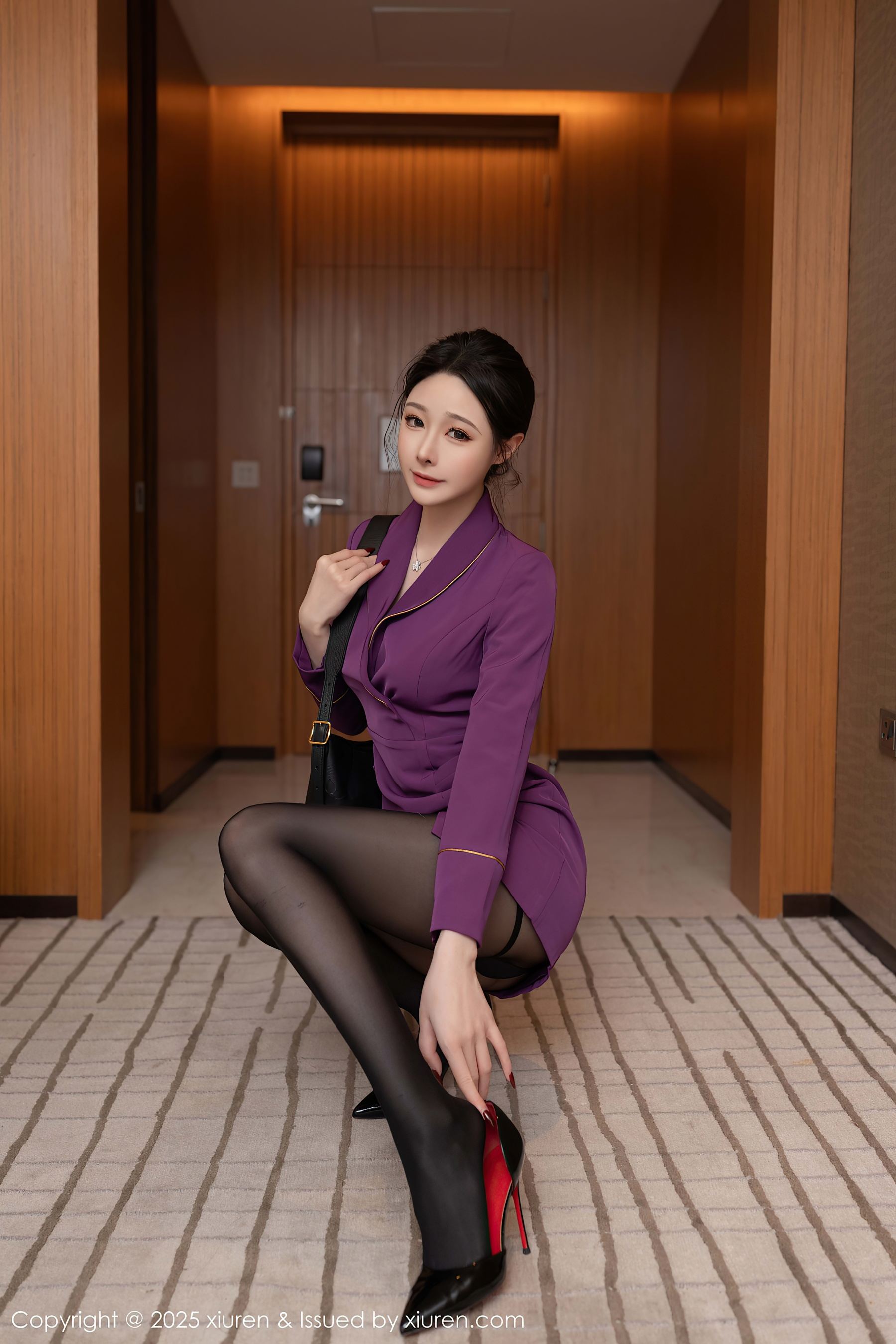 图片[5]-[XiuRen秀人网] No.10290 小逗逗 紫色制服-看套图