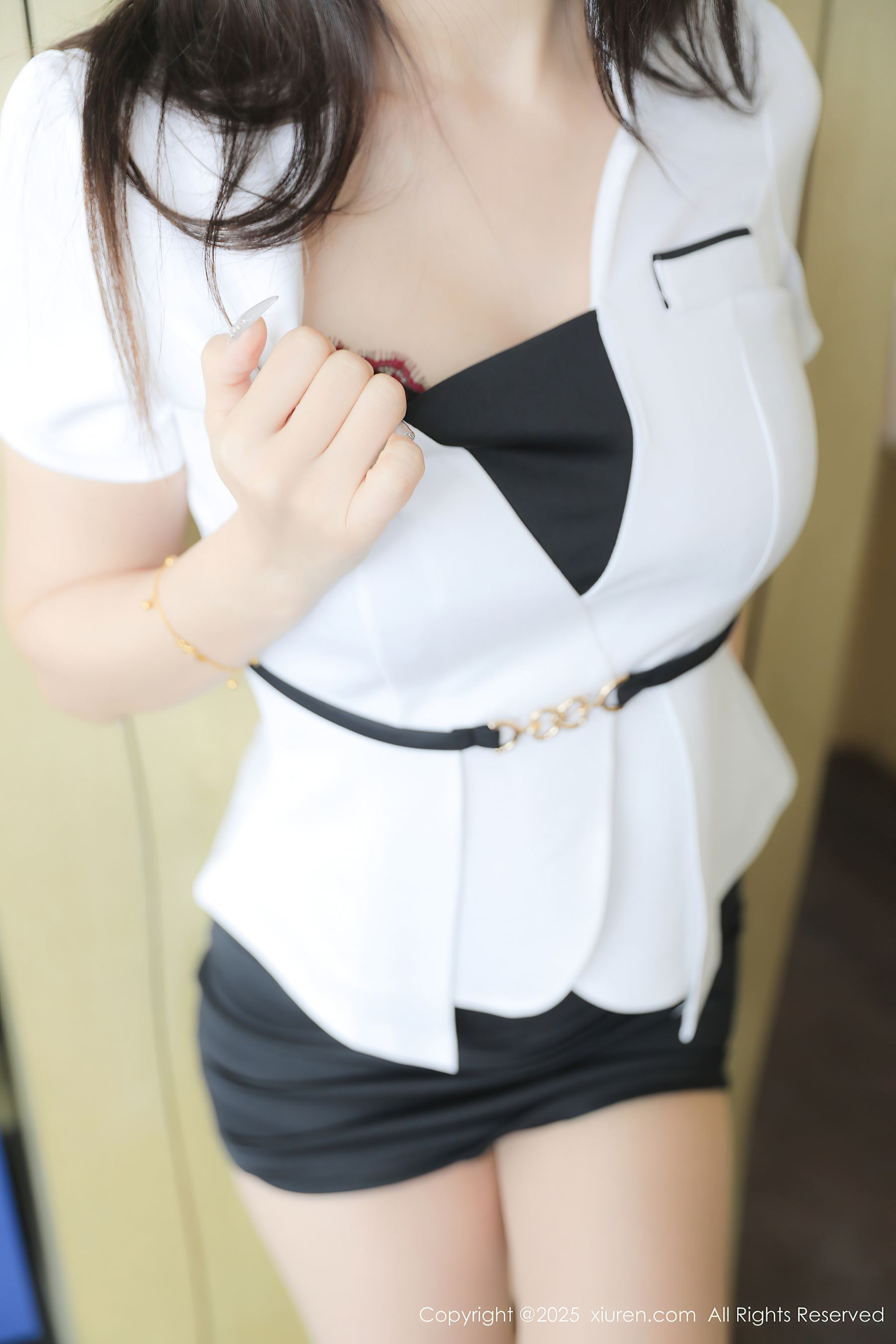 图片[5]-[XiuRen秀人网] No.10321 Candy糖糖 白色OL-看套图