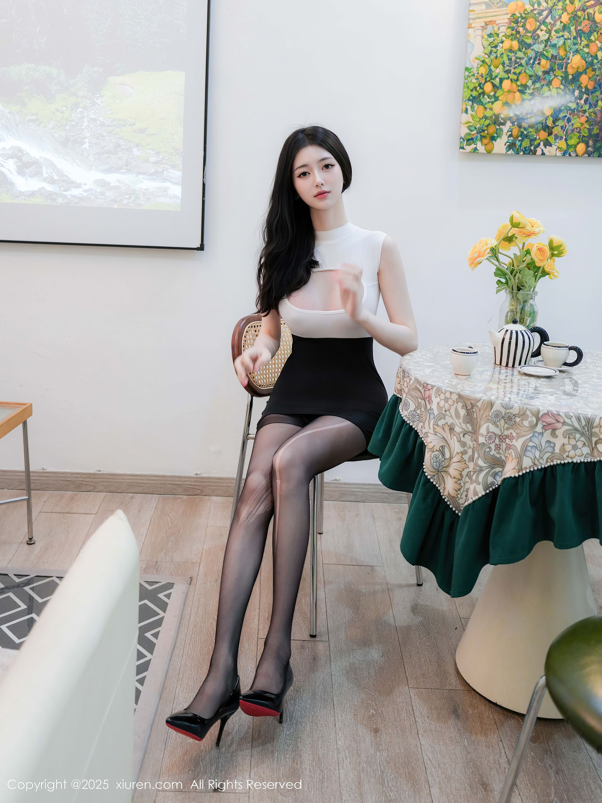 [XiuRen秀人网] No.10340 白小蝶 诱人线条Xiuren秀人写真高清美女套图写真下载-看套图看套图