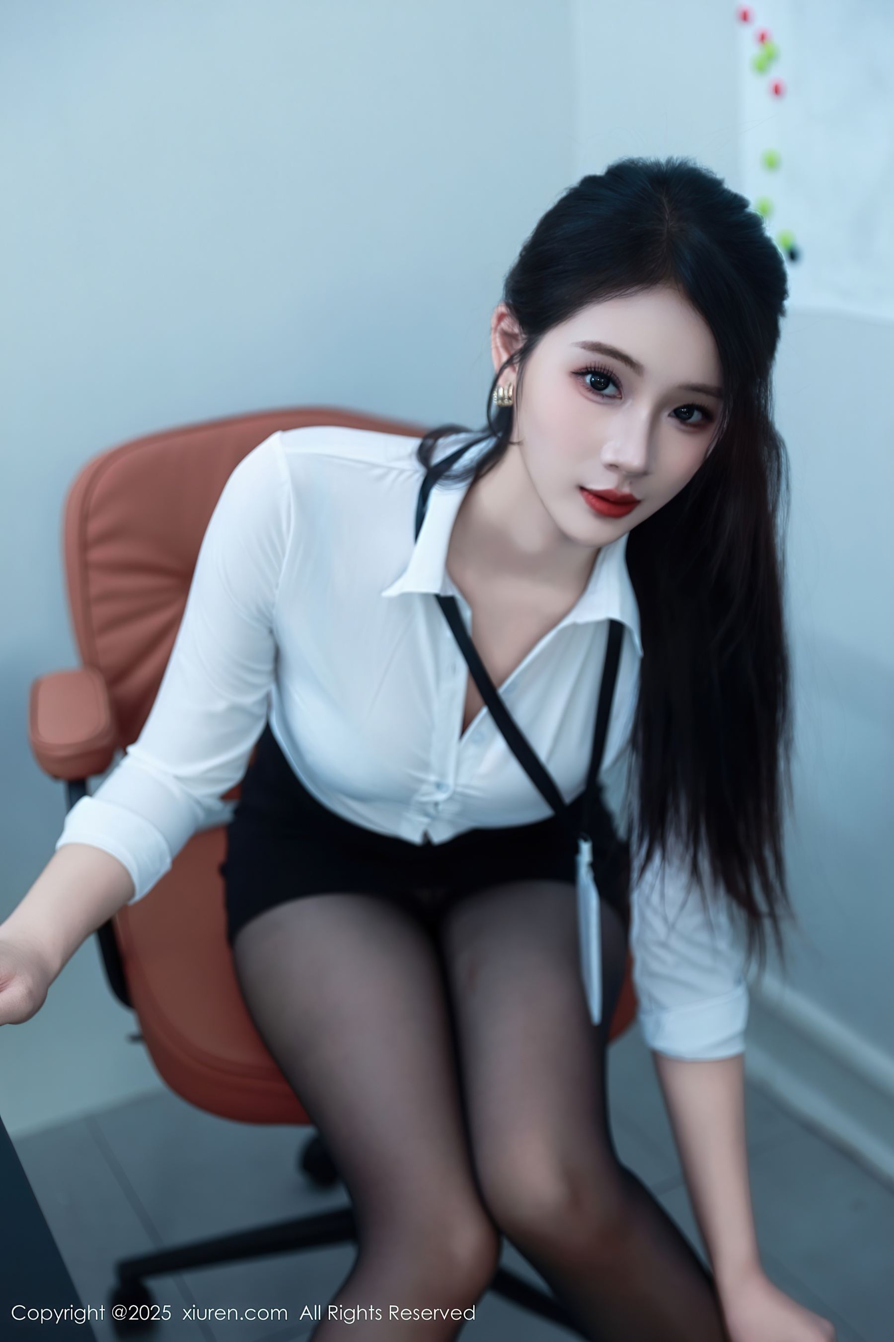 图片[5]-[XiuRen秀人网] No.10406 南乔 职业套装-看套图