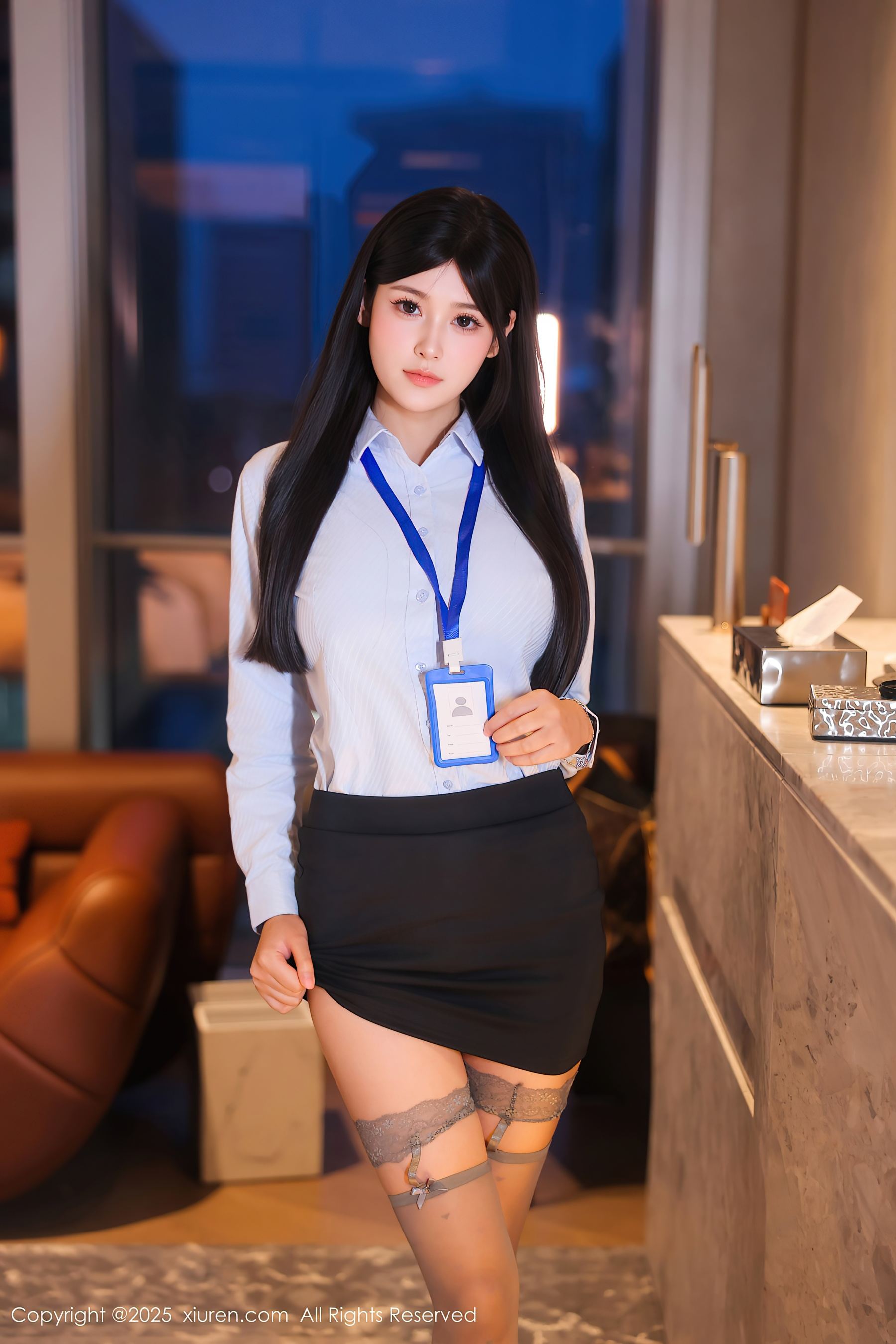 图片[5]-[XiuRen秀人网] No.10440 余安安 OL服饰-看套图