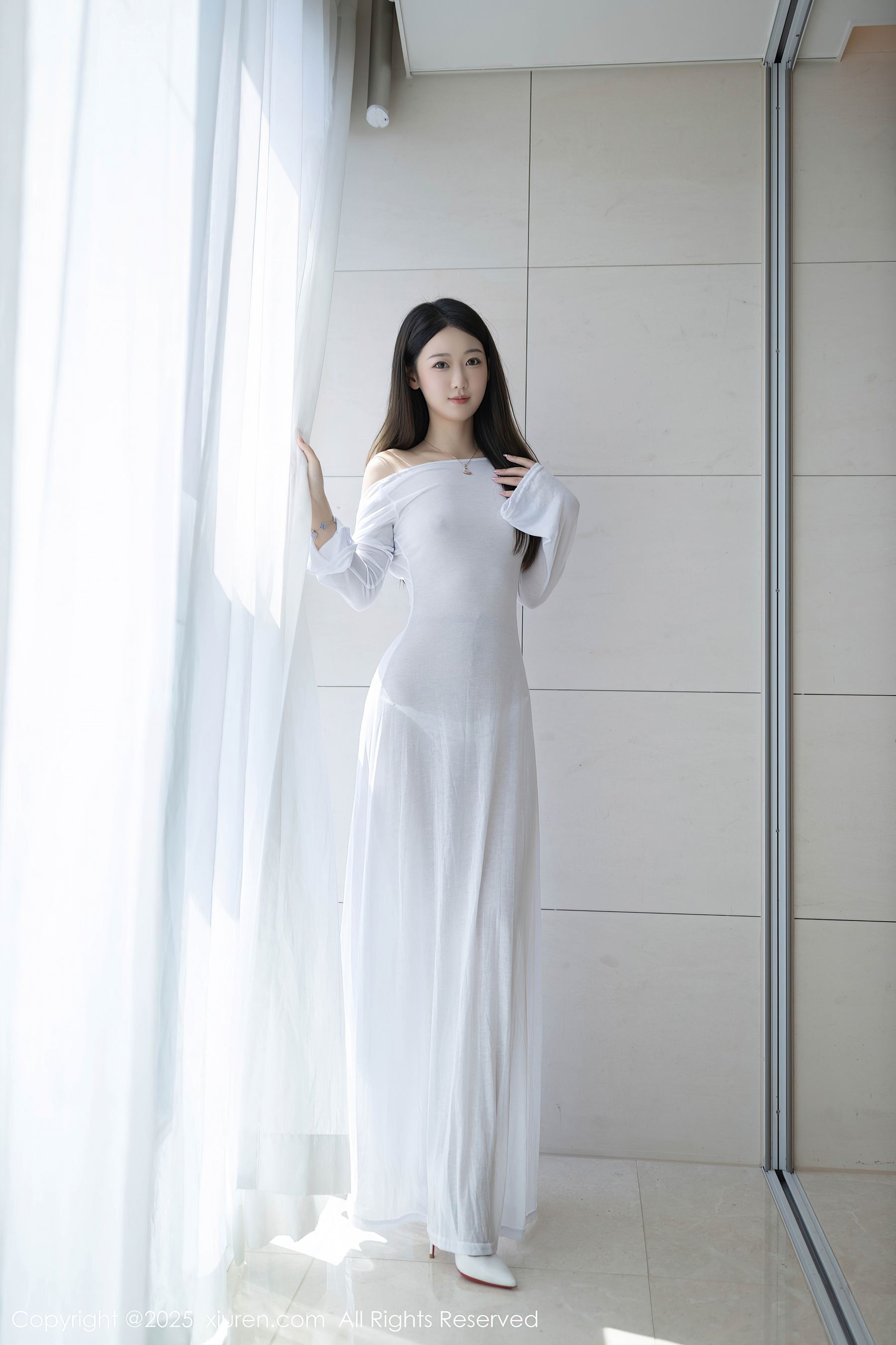 [XiuRen秀人网] No.9840 唐安琪 长裙美腿-看套图