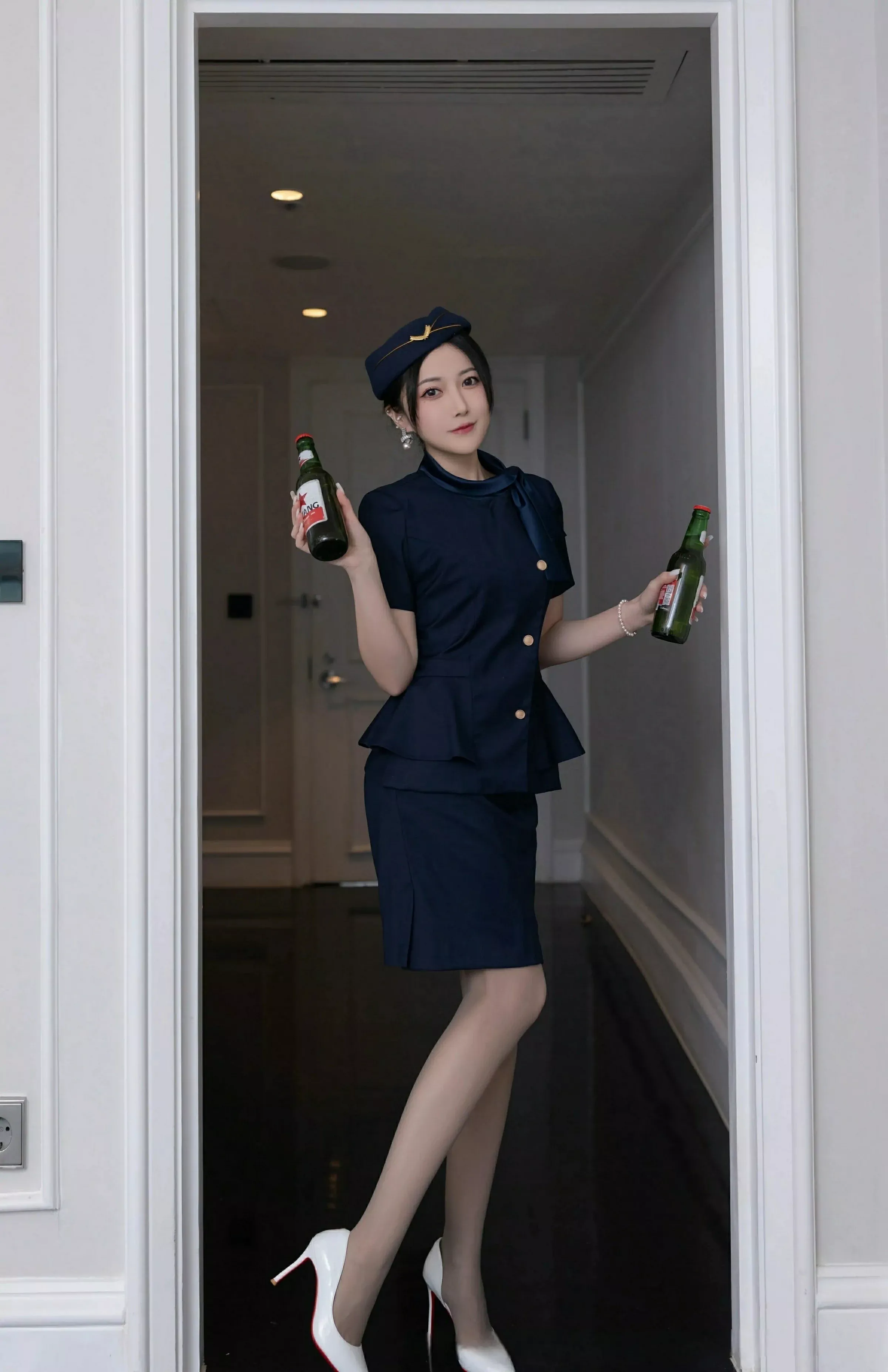 [XiuRen秀人网]No.10142_模特鱼子酱Fish性感空姐制服露白色内衣配灰丝袜秀美腿诱惑写真80PXiuren秀人写真高清美女套图写真下载-看套图推荐论坛Xiuren秀人写真高清美女套图写真下载-看套图免费套图Xiuren秀人写真高清美女套图写真下载-看套图看套图