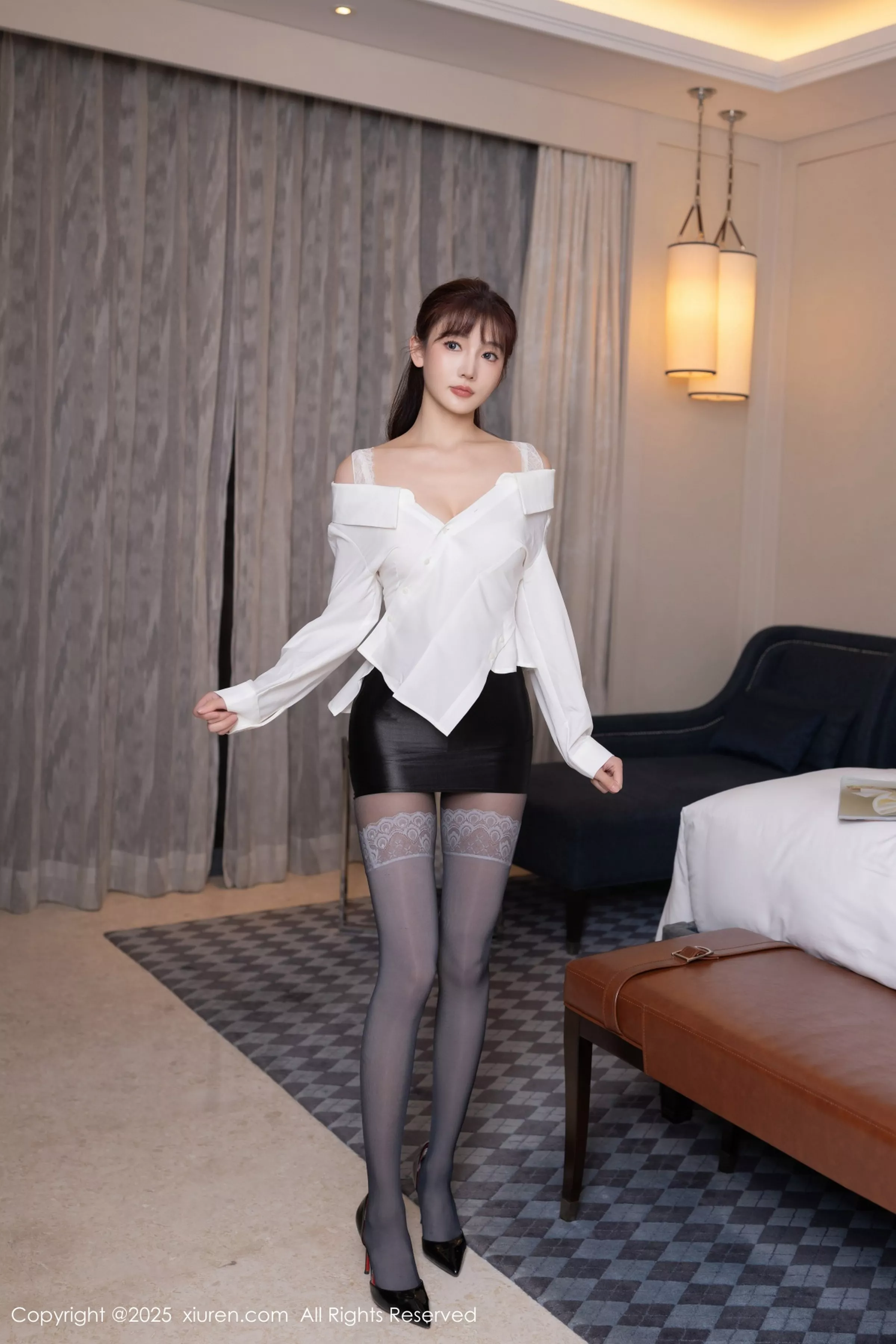 [XiuRen秀人网]No.10166_模特陆萱萱白色衬衫露性感内衣配超薄黑丝秀完美身材诱惑写真80PXiuren秀人写真高清美女套图写真下载-看套图看套图