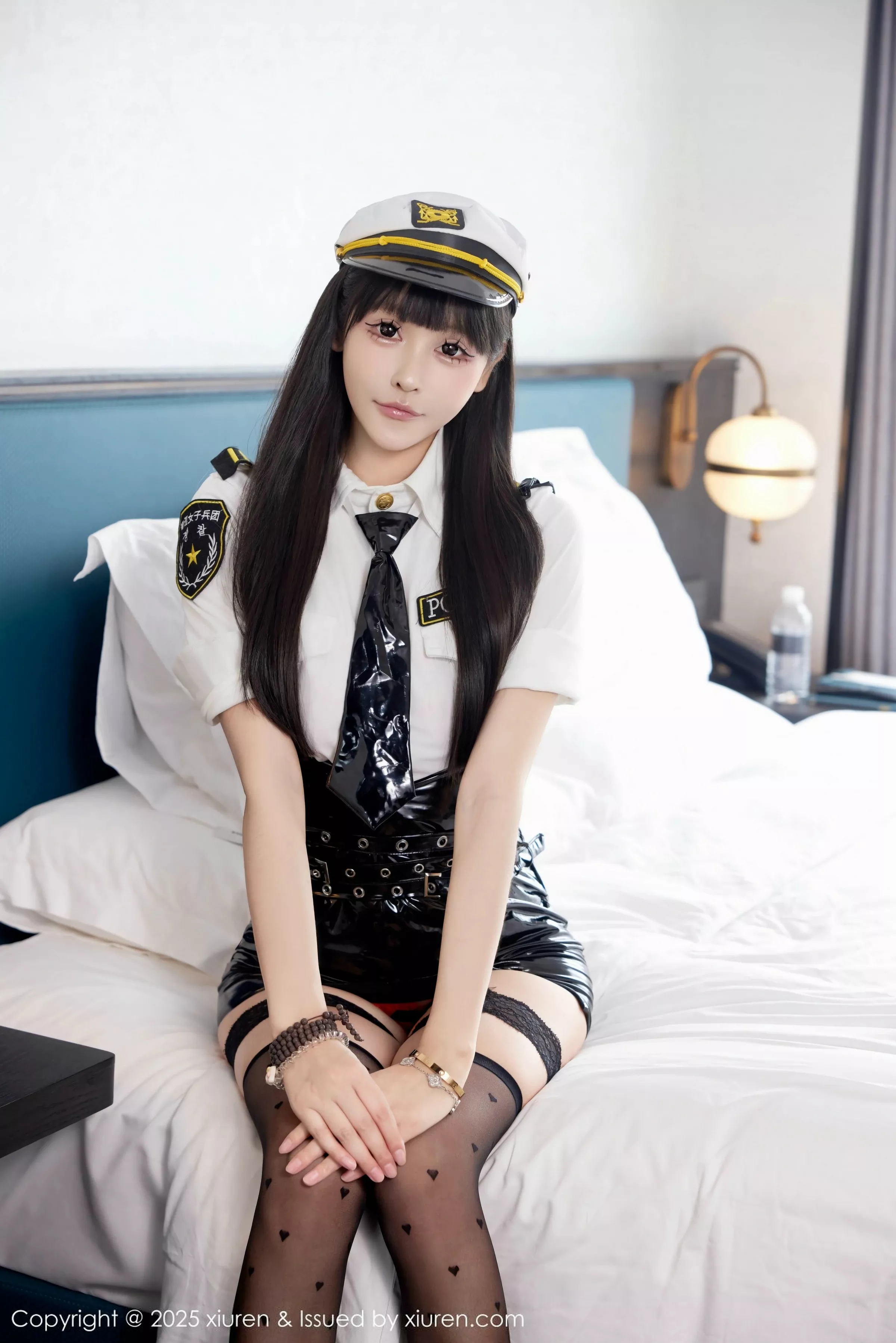 [XiuRen秀人网]No.10533_模特智恩baby性感警服制服露红色蕾丝内衣秀丰腴美臀诱惑写真56PXiuren秀人写真高清美女套图写真下载-看套图看套图