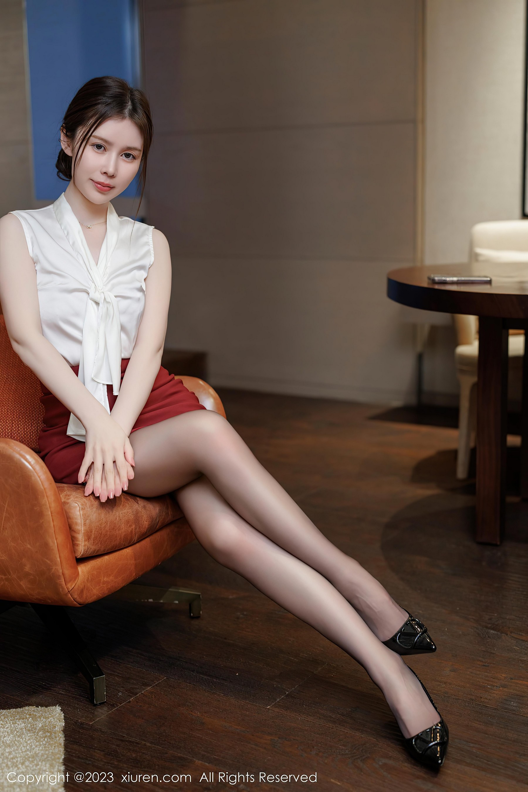[XiuRen秀人网]2023.05.12 NO.6727 吴雪瑶 OL制服与粉色蕾丝内衣加灰丝美腿性感私房写真集Xiuren秀人写真高清美女套图写真下载-看套图秀人网论坛Xiuren秀人写真高清美女套图写真下载-看套图免费套图Xiuren秀人写真高清美女套图写真下载-看套图看套图