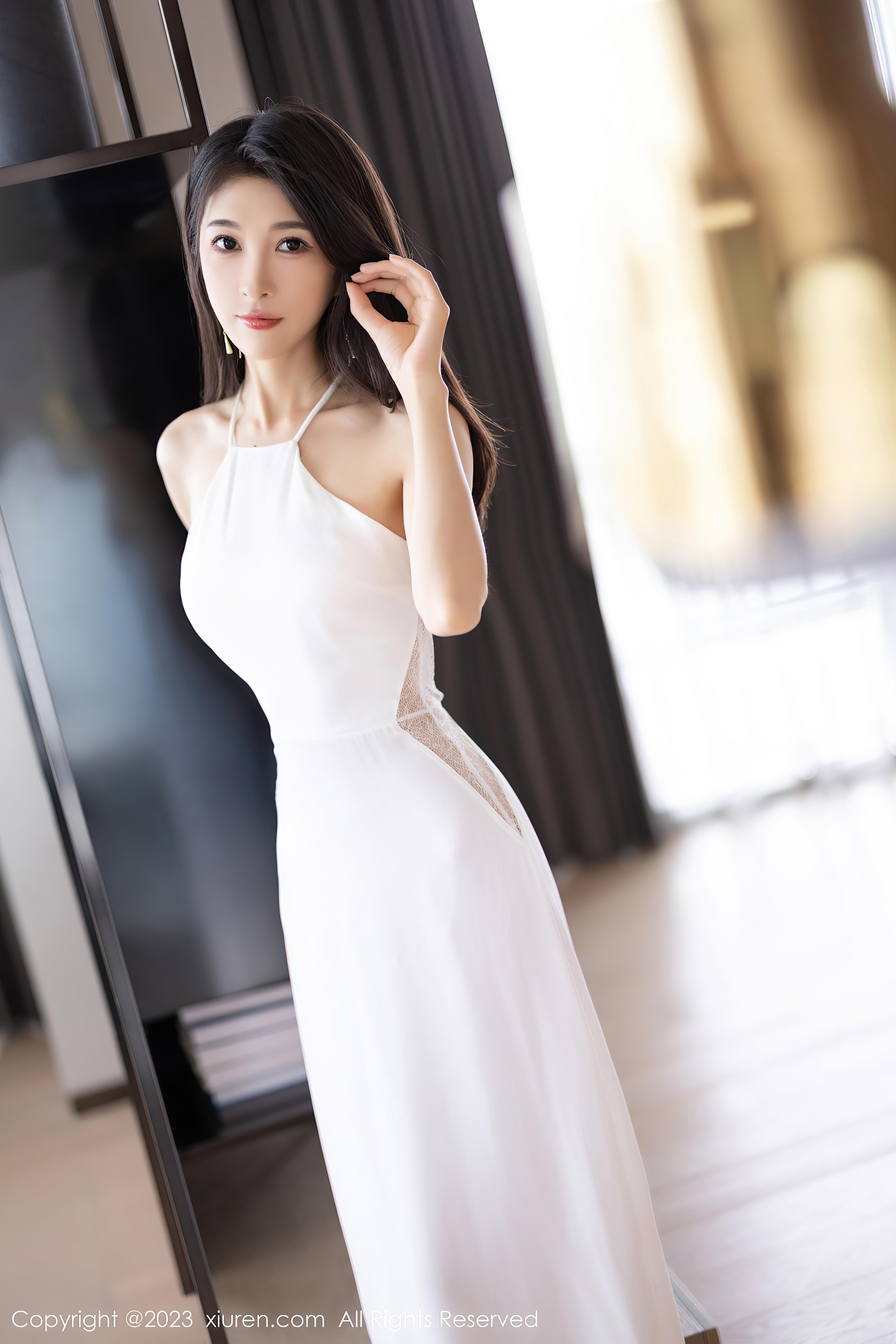 [XiuRen秀人网]2023.05.29 NO.6817 林乐一 白色透视裸背礼服裙与灰色情趣内衣性感私房写真集Xiuren秀人写真高清美女套图写真下载-看套图看套图