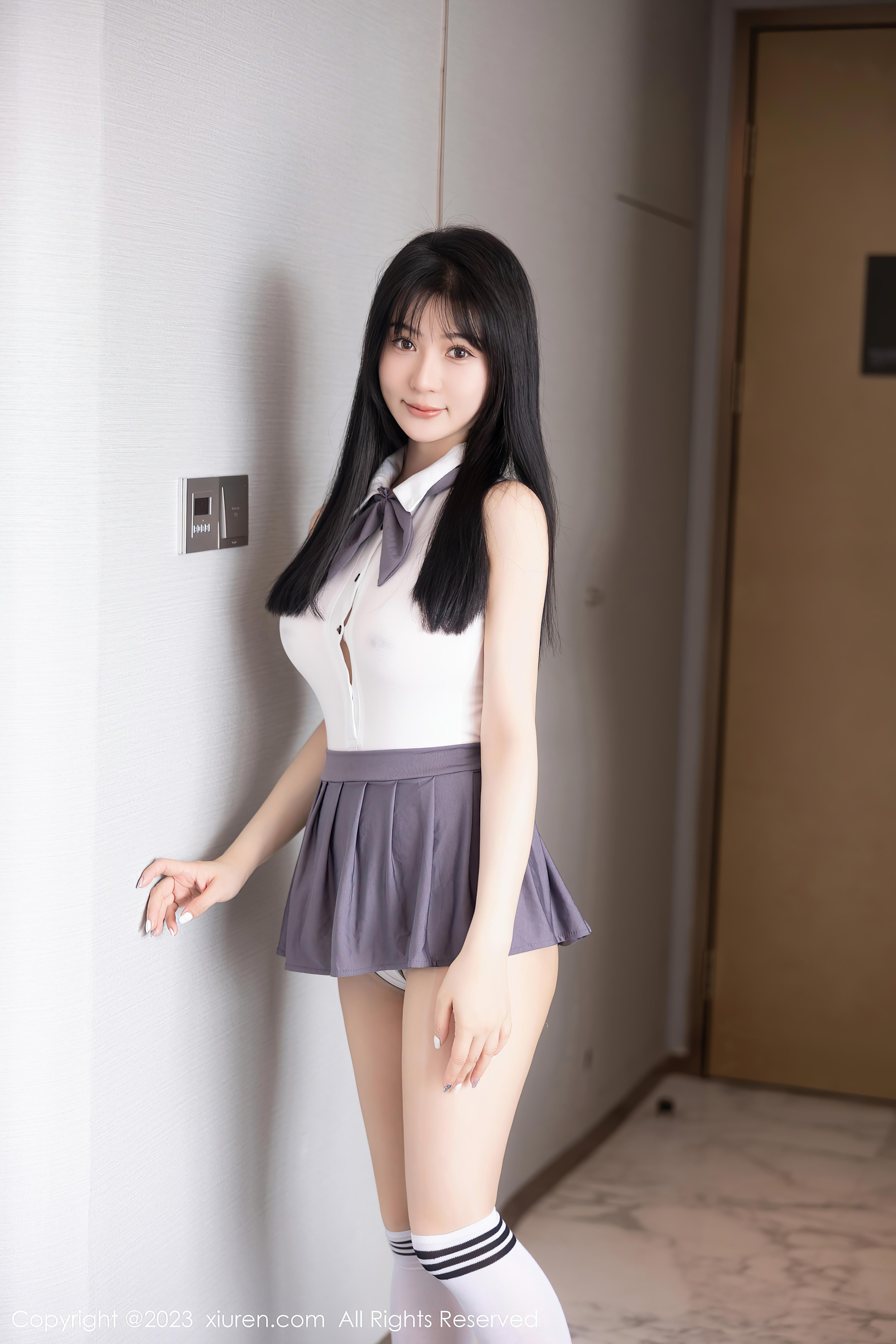 [XiuRen秀人网]2023.05.29 NO.6818 柚琪Rich 紧身透视JK制服加白色丝袜美腿性感私房写真集Xiuren秀人写真高清美女套图写真下载-看套图看套图