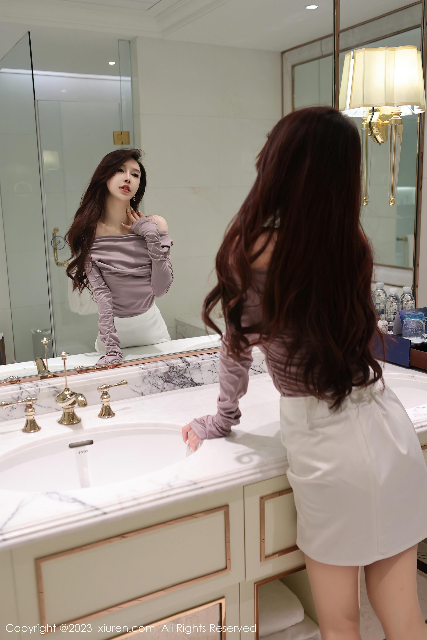 [XiuRen秀人网]2023.05.12 NO.6728 玉兔miki 白色短裙与蕾丝内衣加肉丝美腿性感私房写真集Xiuren秀人写真高清美女套图写真下载-看套图看套图