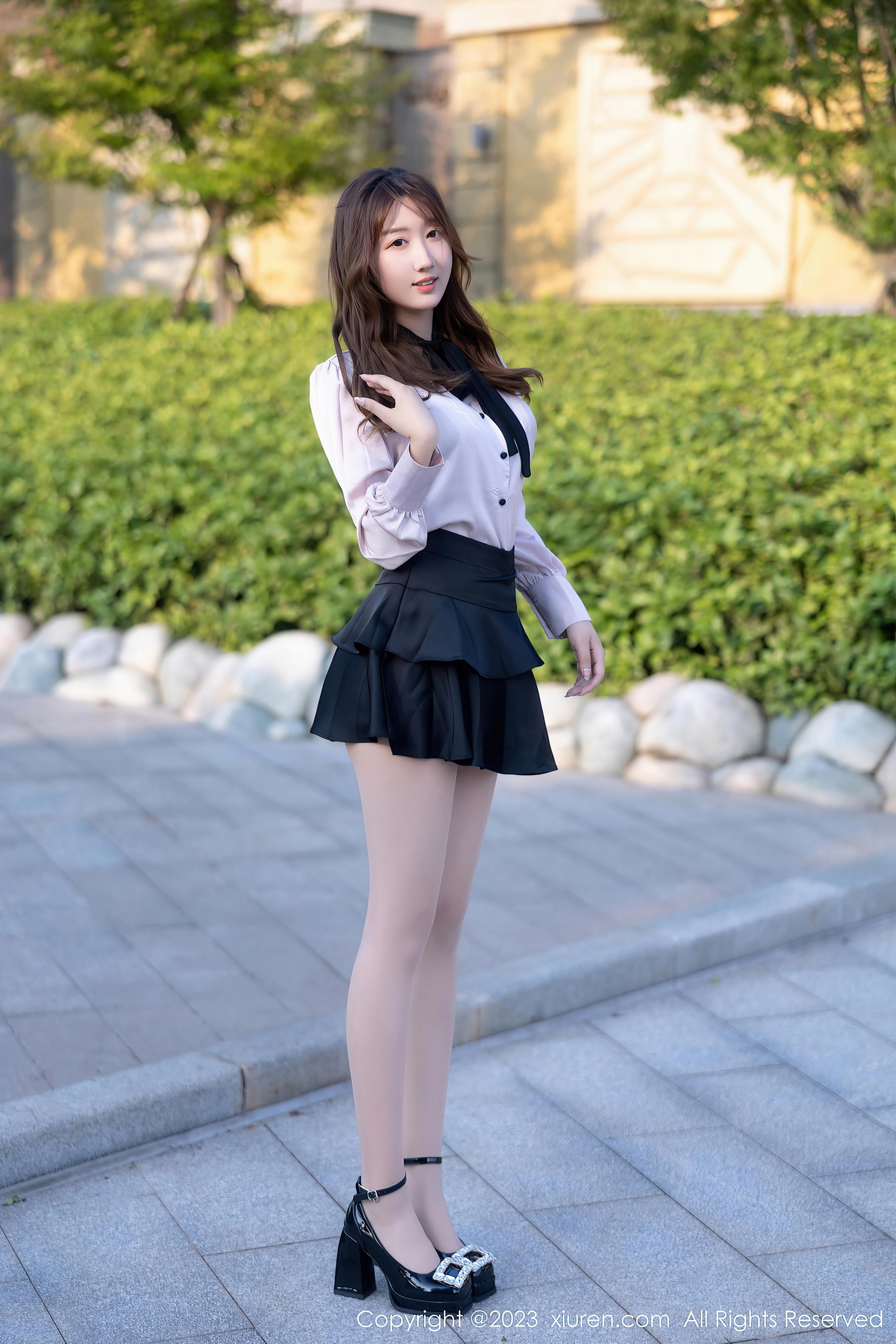 [XiuRen秀人网]2023.05.11 NO.6721 江真真 粉色JK制服与黑色内衣加肉丝美腿性感私房写真集Xiuren秀人写真高清美女套图写真下载-看套图看套图