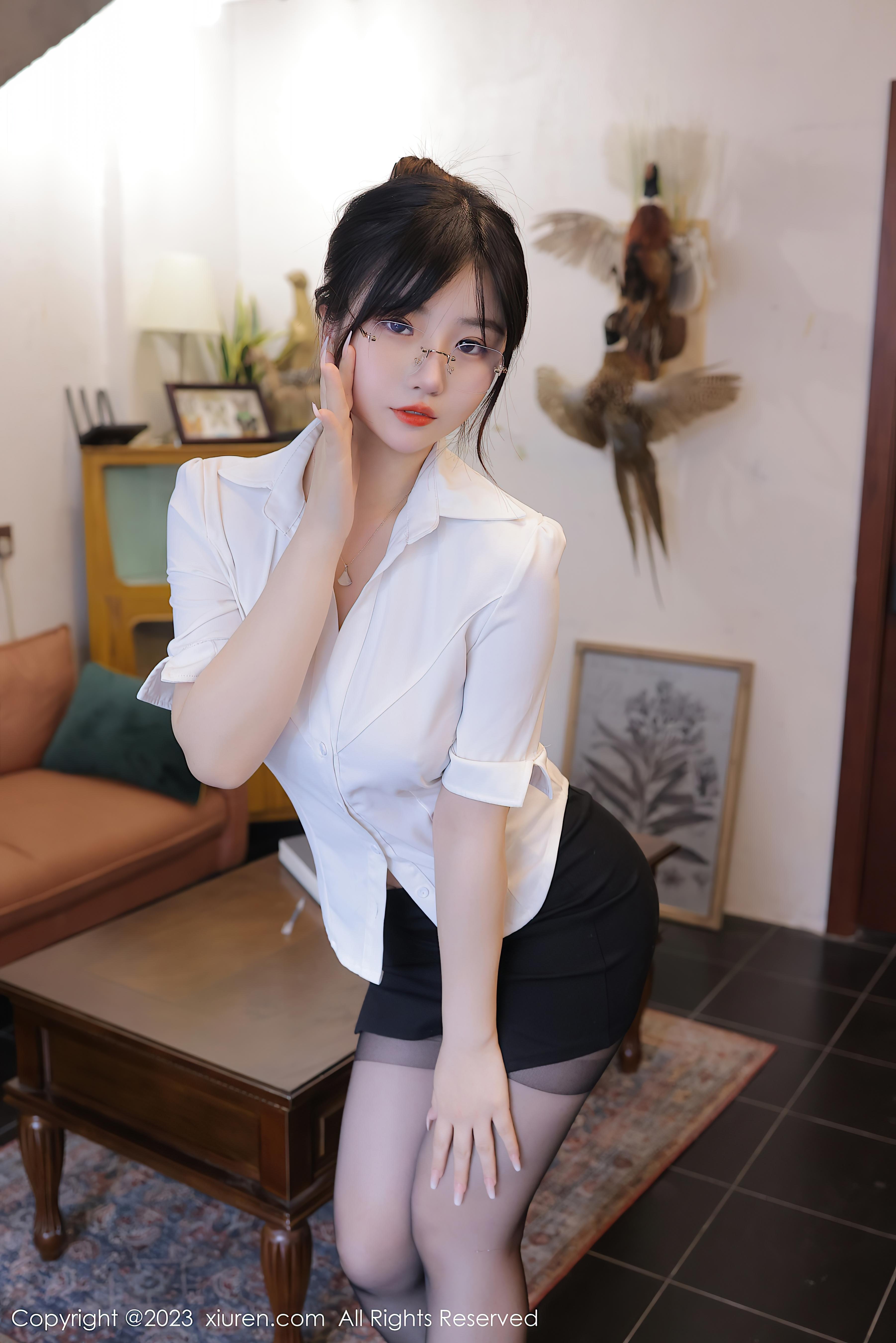 [XiuRen秀人网]2023.06.01 NO.6838 岁小岁 修身OL制服与黑色短裙加黑丝美腿性感私房写真集Xiuren秀人写真高清美女套图写真下载-看套图秀人网论坛Xiuren秀人写真高清美女套图写真下载-看套图免费套图Xiuren秀人写真高清美女套图写真下载-看套图看套图