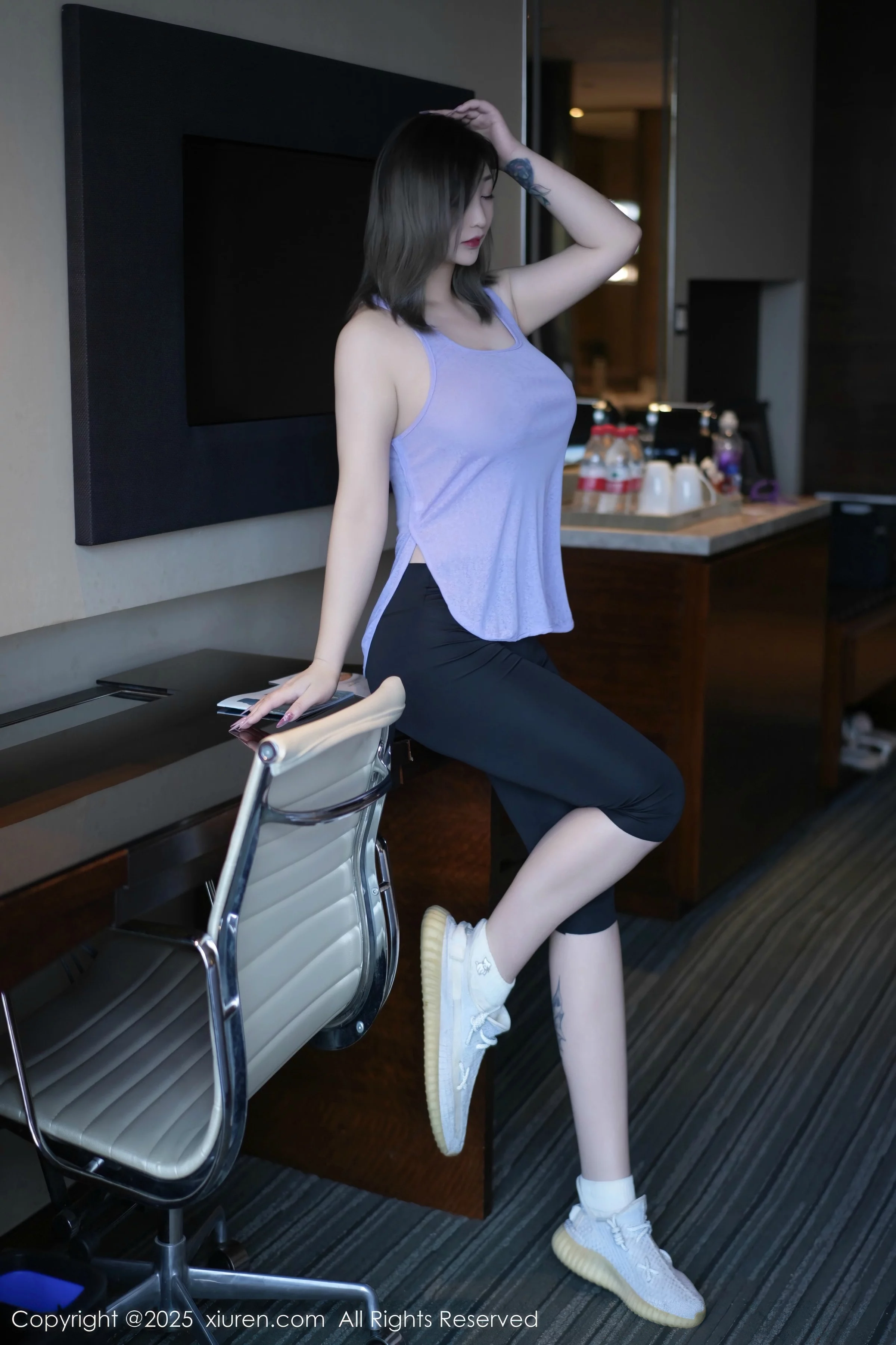 [XiuRen秀人网]No.10682_女神妲己_Toxic性感紫灰色上衣配黑色短裤秀丰满身材诱惑写真52PXiuren秀人写真高清美女套图写真下载-看套图推荐论坛Xiuren秀人写真高清美女套图写真下载-看套图免费套图Xiuren秀人写真高清美女套图写真下载-看套图看套图
