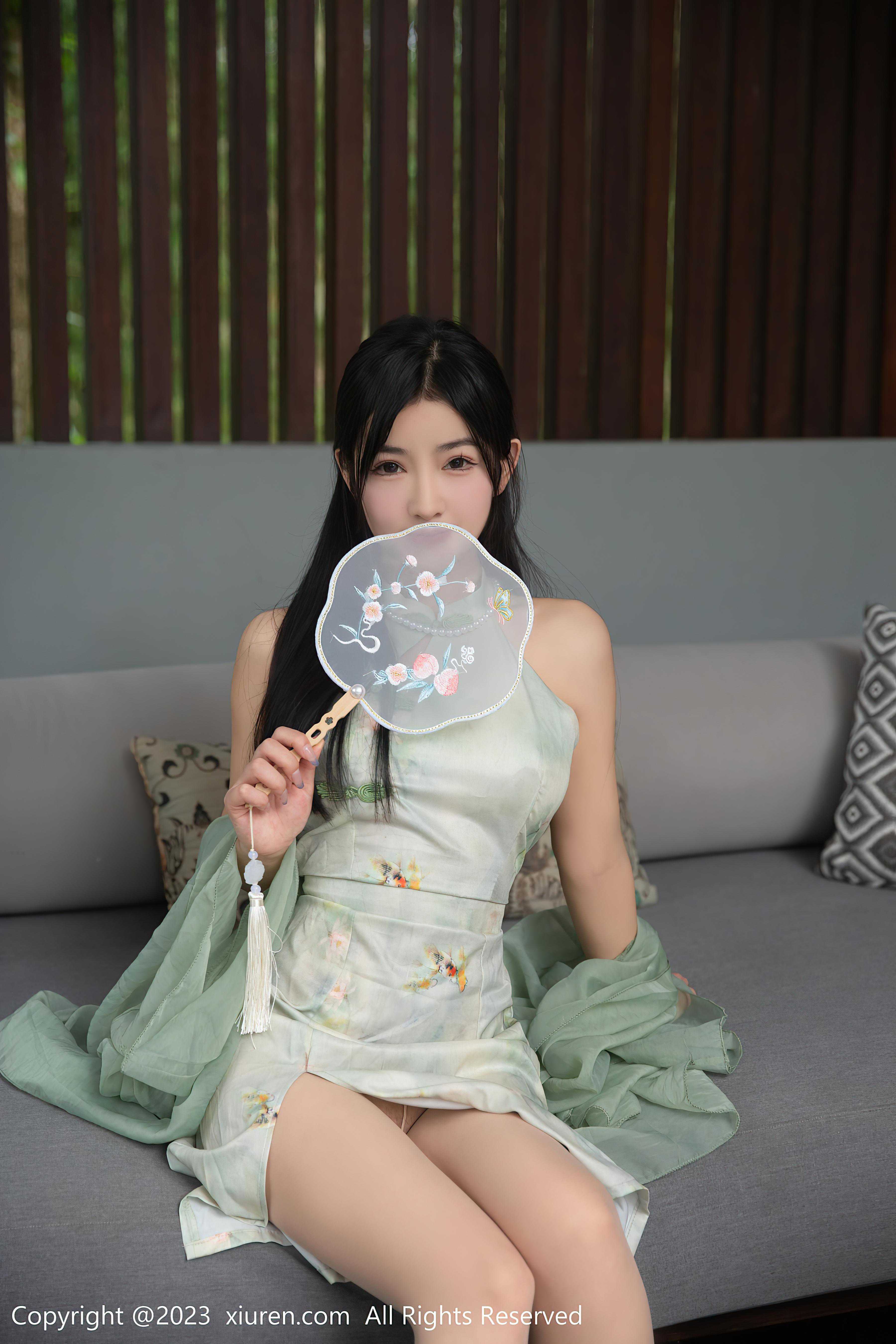 [XiuRen秀人网]2023.06.08 NO.6880 谭小灵 青色透视披肩与旗袍加肉丝美腿性感私房写真集Xiuren秀人写真高清美女套图写真下载-看套图秀人网论坛Xiuren秀人写真高清美女套图写真下载-看套图免费套图Xiuren秀人写真高清美女套图写真下载-看套图看套图