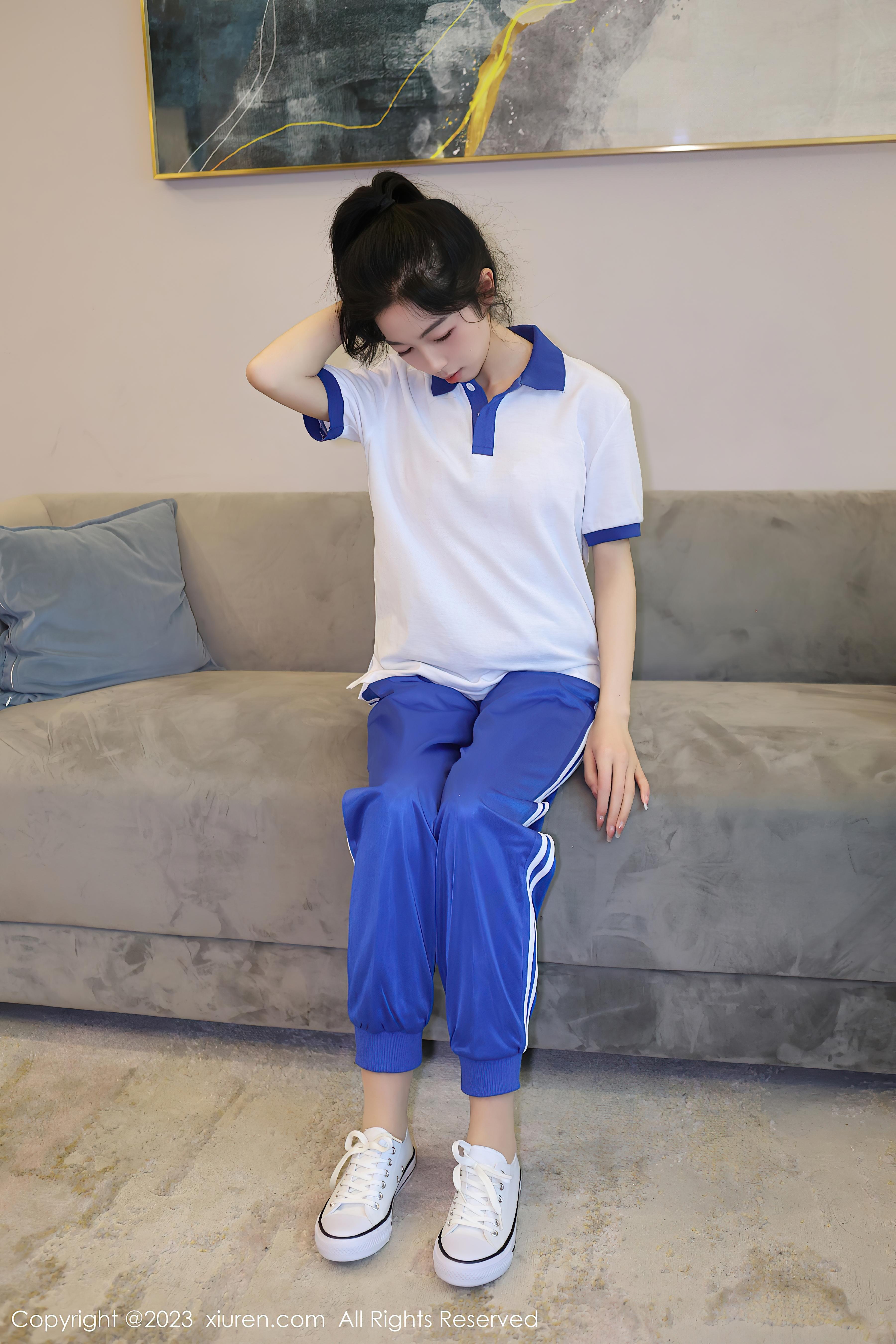 [XiuRen秀人网]2023.06.05 NO.6855 茜茜Kimi 蓝白校服与粉色蕾丝内衣加肉丝美腿性感私房写真集Xiuren秀人写真高清美女套图写真下载-看套图看套图