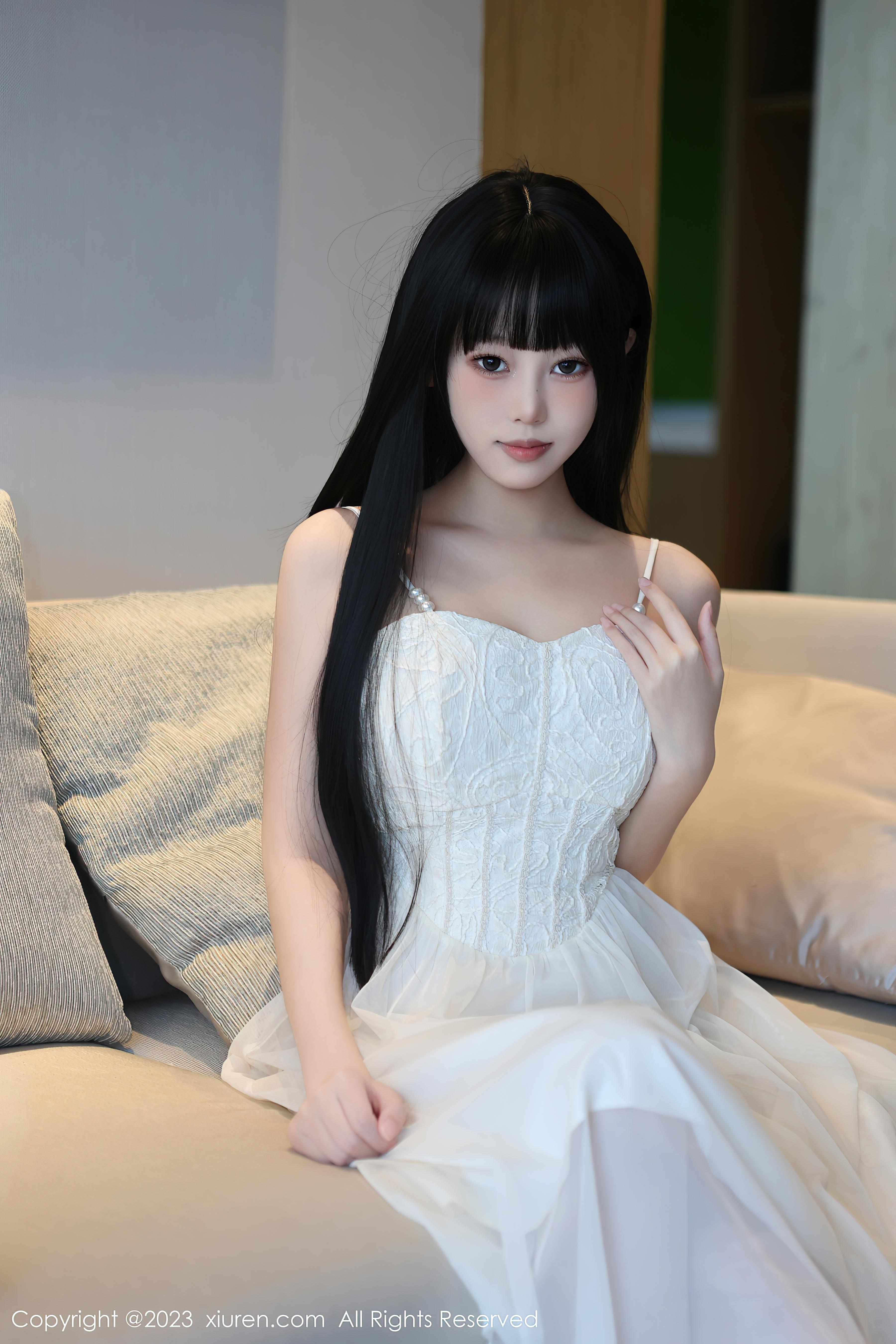 [XiuRen秀人网]2023.05.31 NO.6828 早川京子 白色吊带连衣裙与粉色内衣加肉丝美腿性感私房写真集Xiuren秀人写真高清美女套图写真下载-看套图看套图