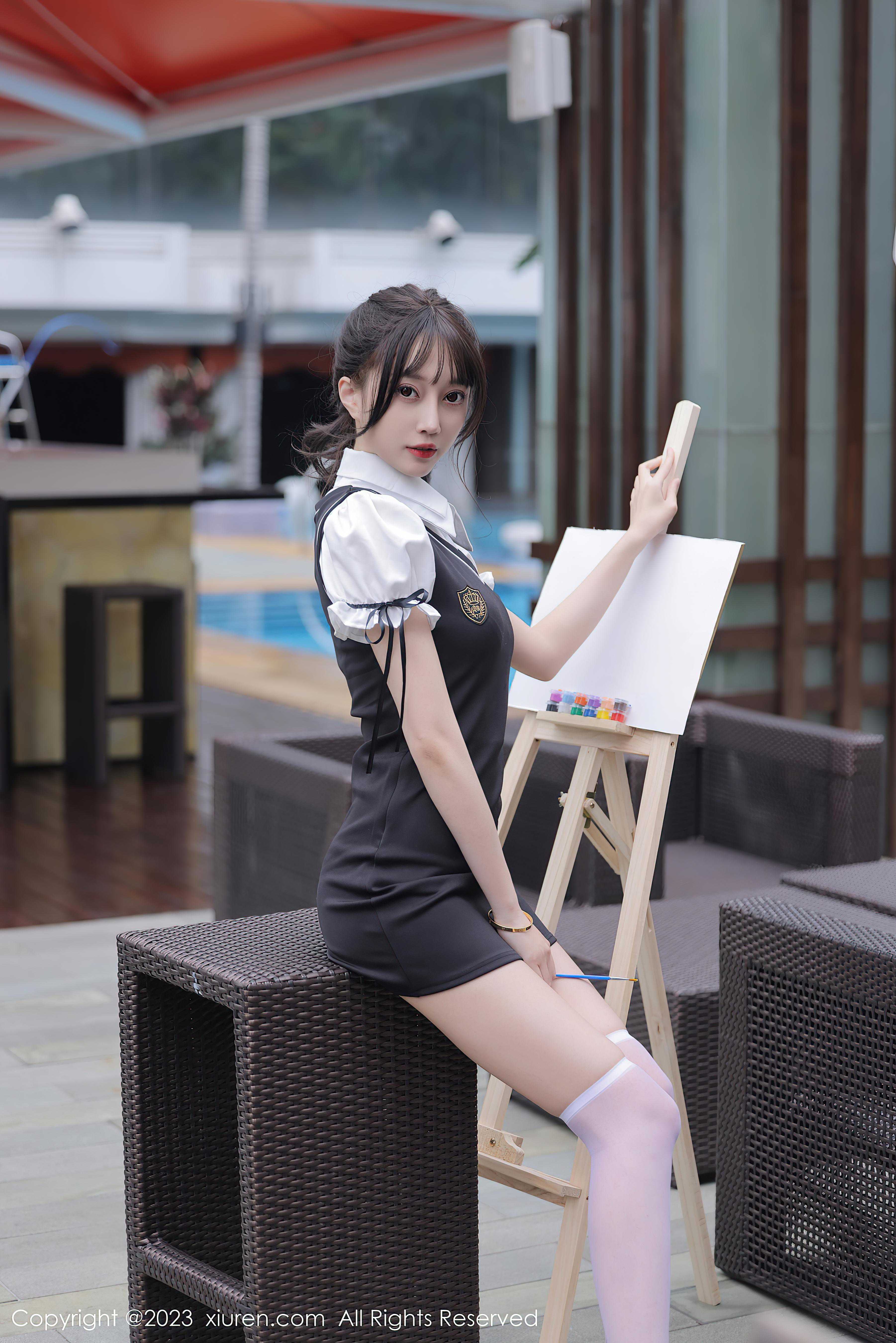 [XiuRen秀人网]2023.06.09 NO.6889 玥儿玥er 灰色OL制服与白色蕾丝内衣加丝袜美腿性感私房写真集Xiuren秀人写真高清美女套图写真下载-看套图看套图