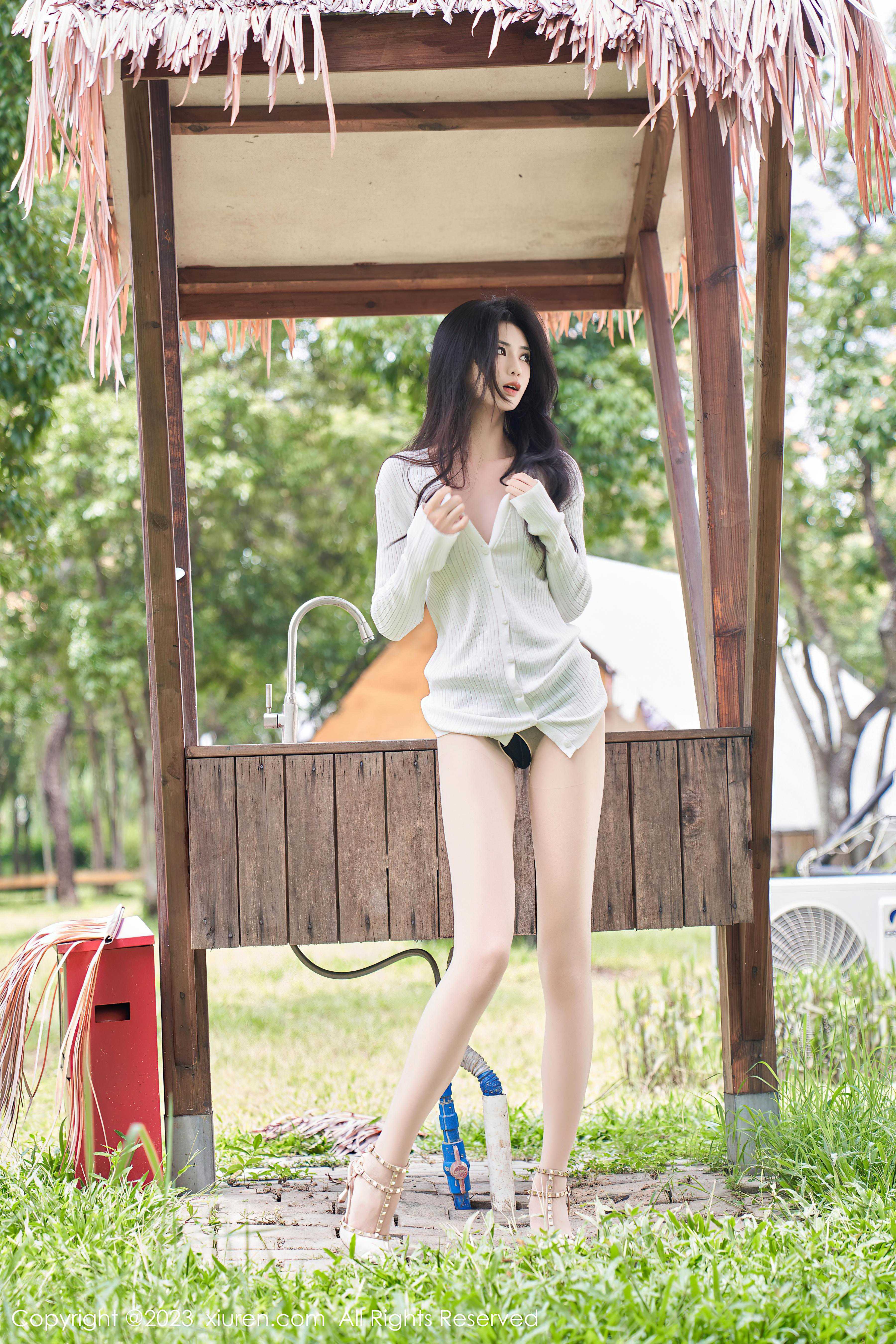 [XiuRen秀人网]2023.07.31 NO.7162 浅浅Danny 白色透视连衣裙加黑色情趣乳贴性感私房写真集Xiuren秀人写真高清美女套图写真下载-看套图看套图