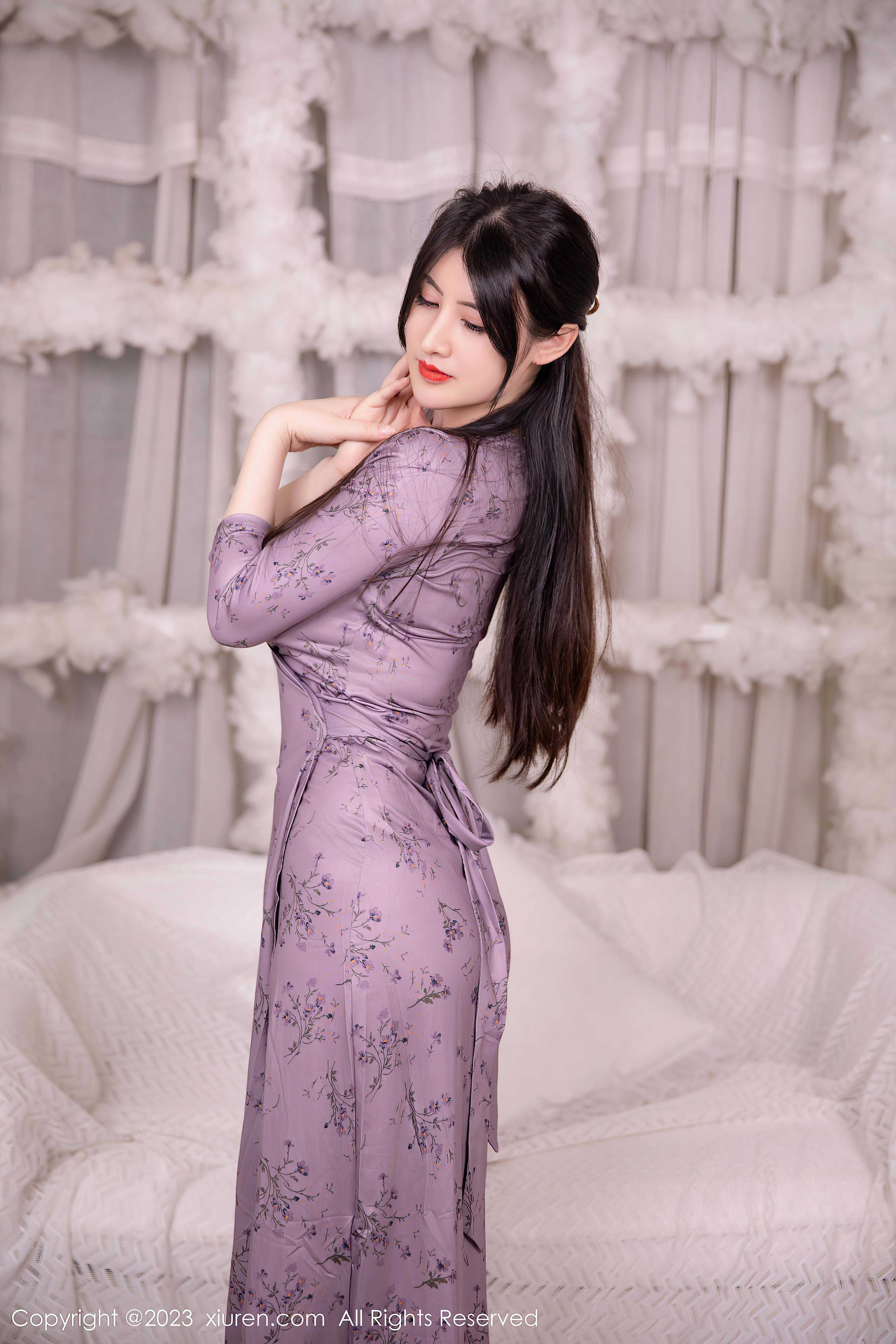 [XiuRen秀人网]2023.07.24 NO.7126 诗诗kiki 紫色连衣裙加粉色蕾丝内衣性感私房写真集Xiuren秀人写真高清美女套图写真下载-看套图看套图