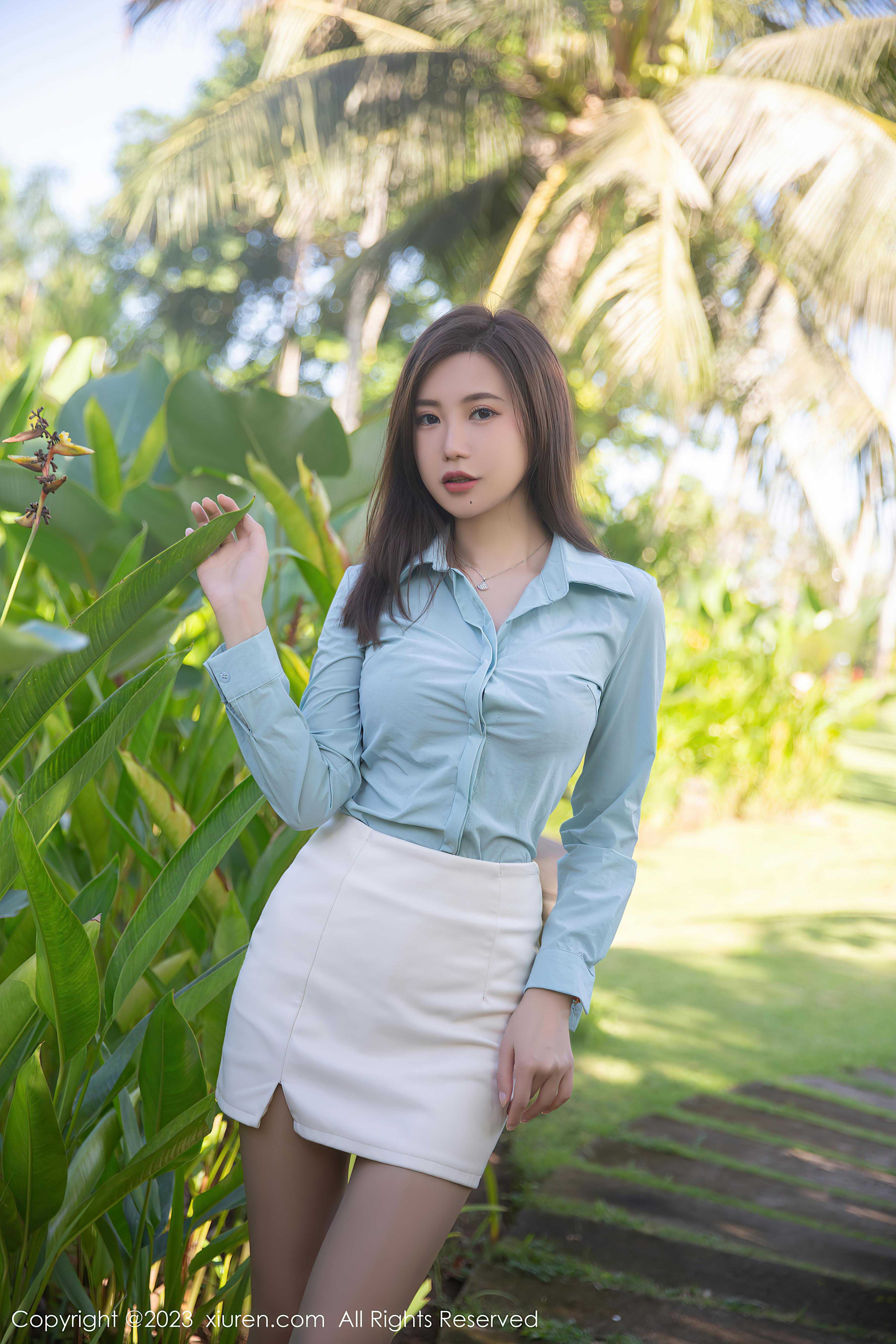 [XiuRen秀人网]2023.07.28 NO.7152 绮里嘉ula OL制服与紫色蕾丝内衣加灰丝美腿性感私房写真集Xiuren秀人写真高清美女套图写真下载-看套图看套图