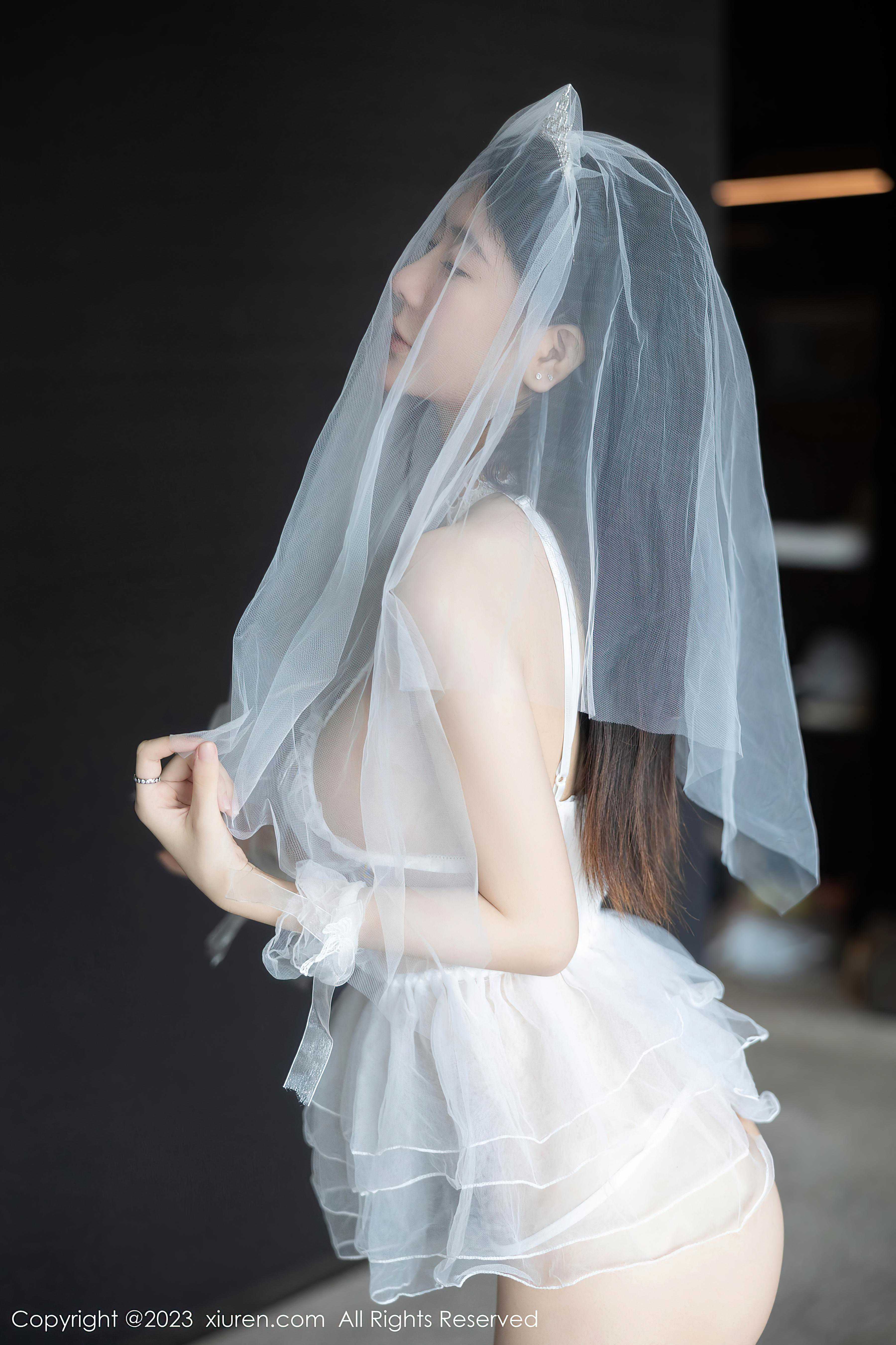 [XiuRen秀人网]2023.07.31 NO.7165 幼幼 白色透视情趣婚纱加白色丝袜美腿性感私房写真集Xiuren秀人写真高清美女套图写真下载-看套图看套图